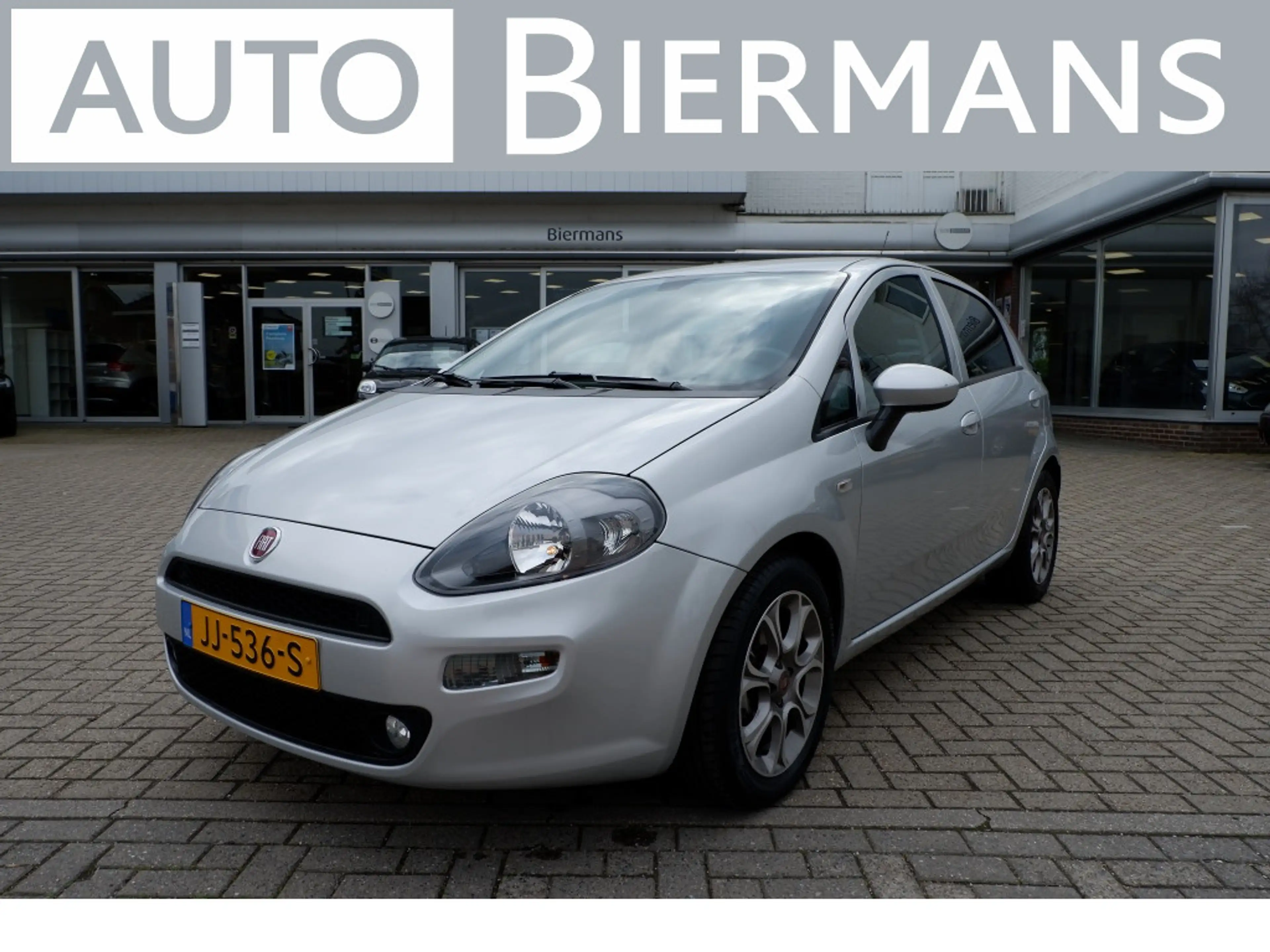 Fiat Punto Evo 0.9 TwinAir Lounge / INCL. 12mnd BOVAG / 1e eigena
