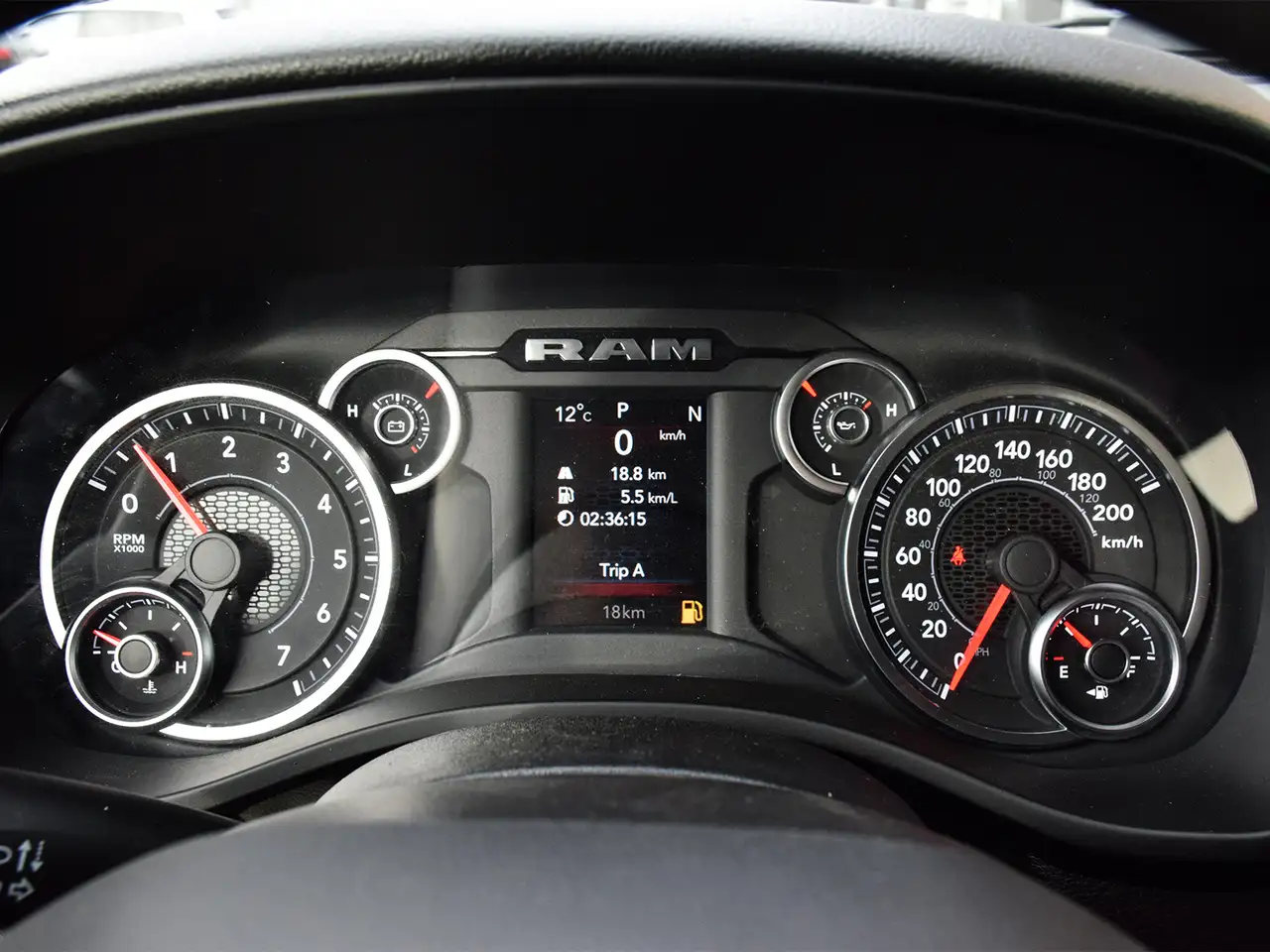 RAM 1500 снимка RAM 1500