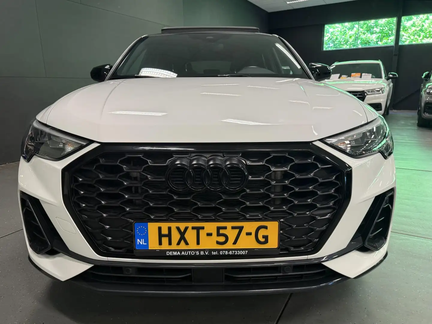 Audi Q3 Sportback 45 TFSI e 2X S-LINE BLACKLINE PANO/NAVI/ Wit - 2