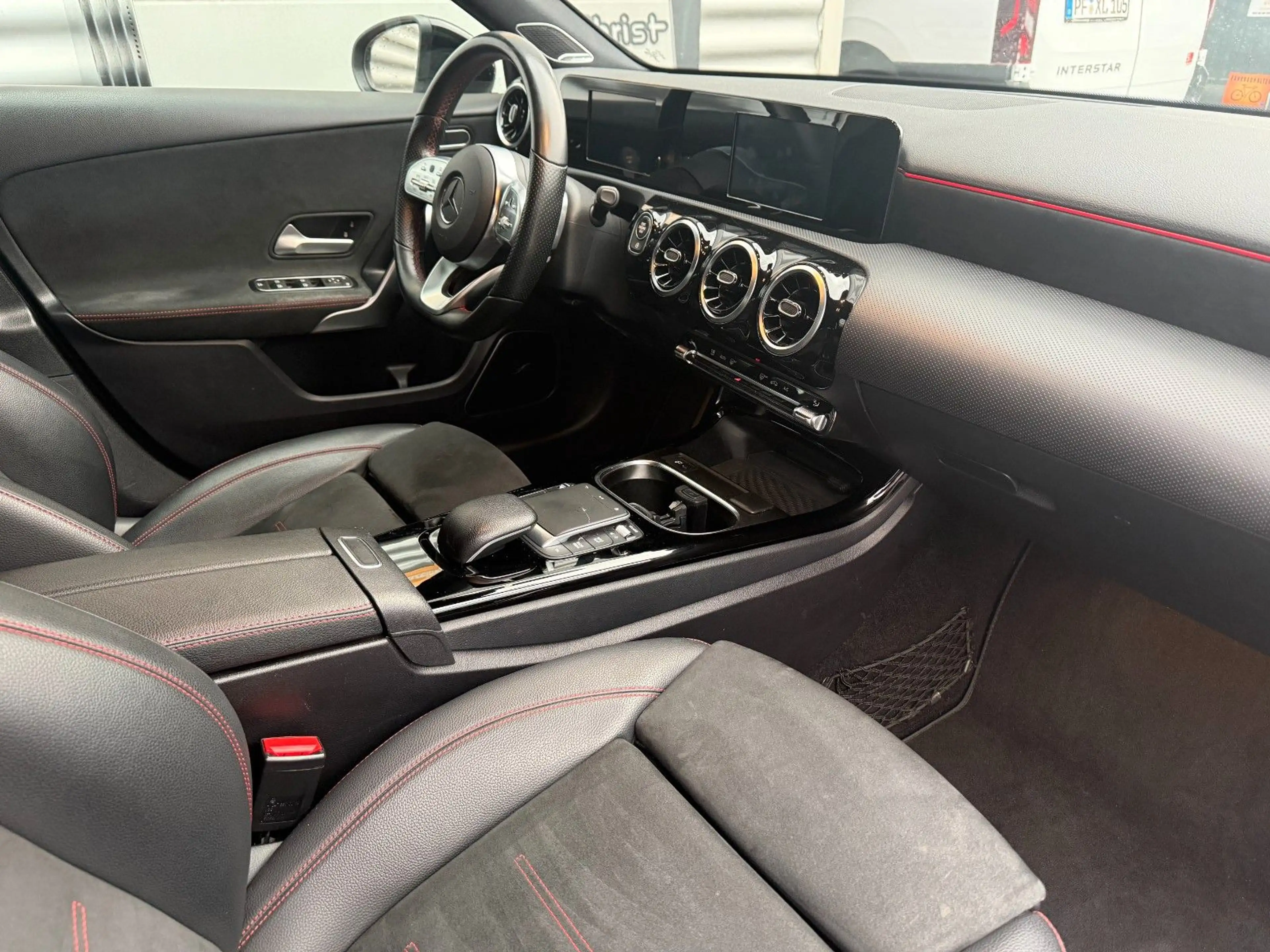 Mercedes-Benz A 220 A A 220 d 4Matic AMG-Paket Night Paket 19 — photo 9