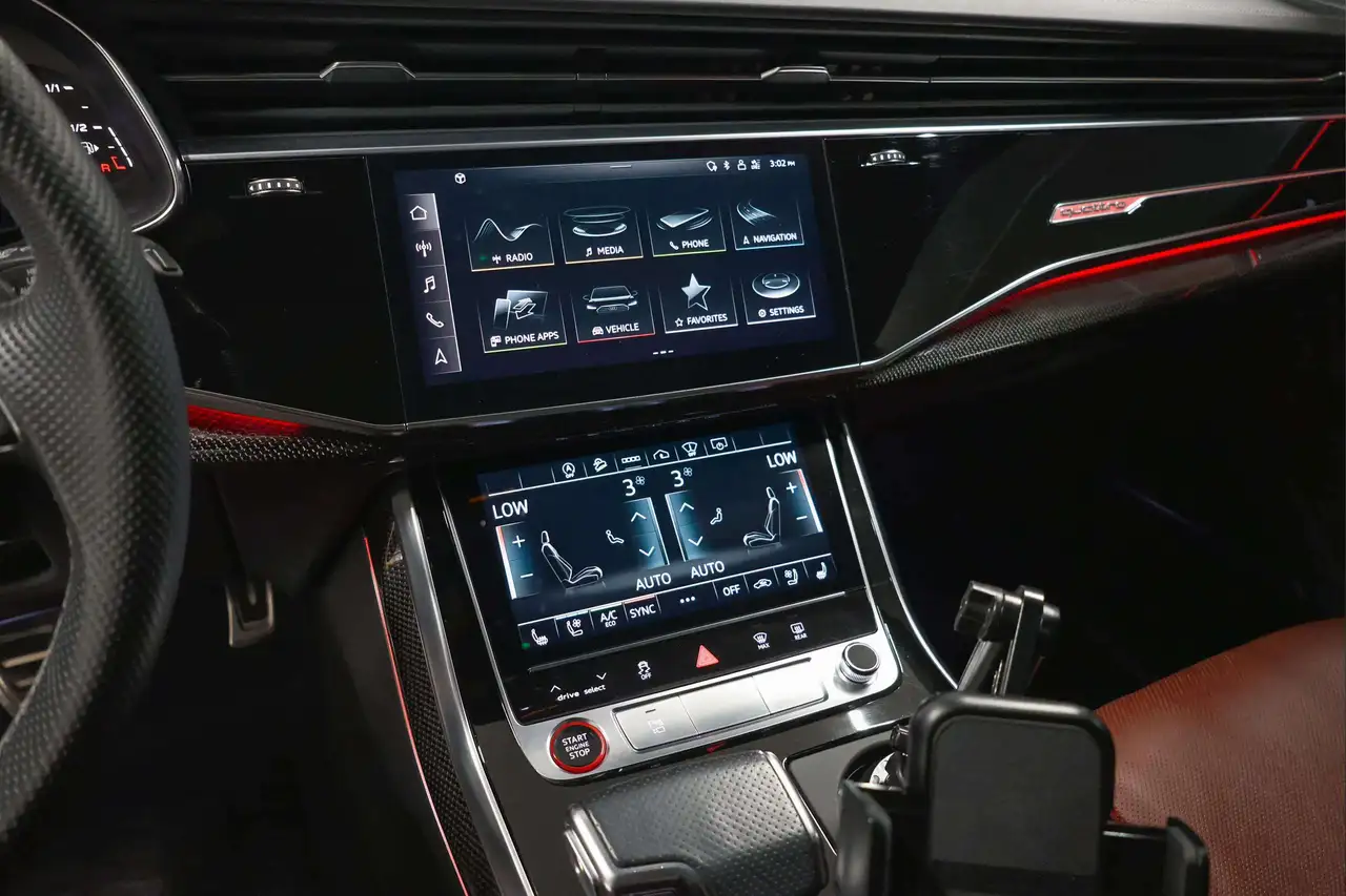 Audi SQ8 снимка Audi SQ8