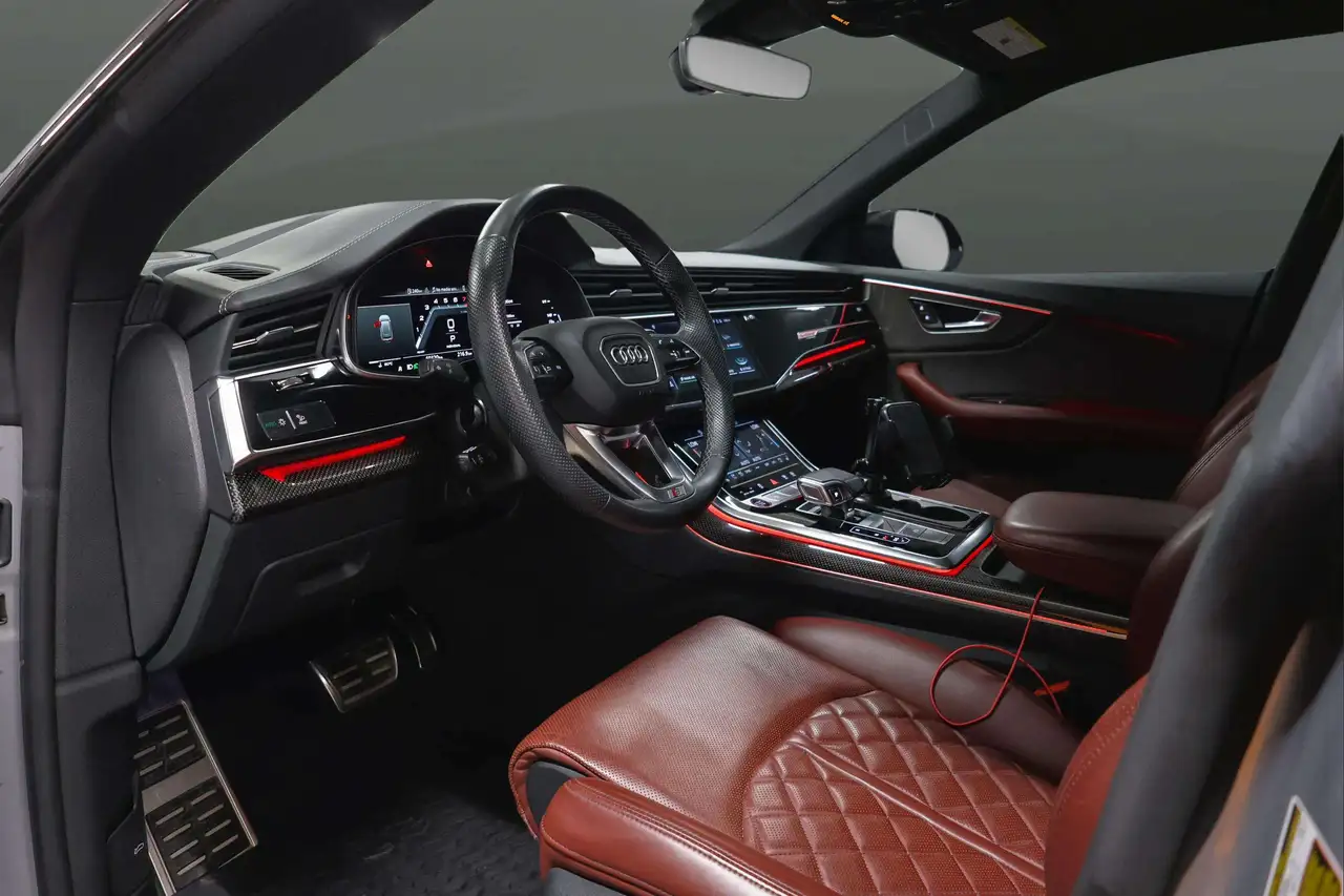 Audi SQ8 снимка Audi SQ8