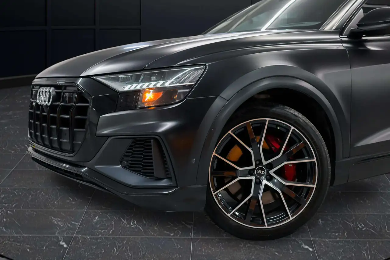 Audi SQ8 снимка Audi SQ8