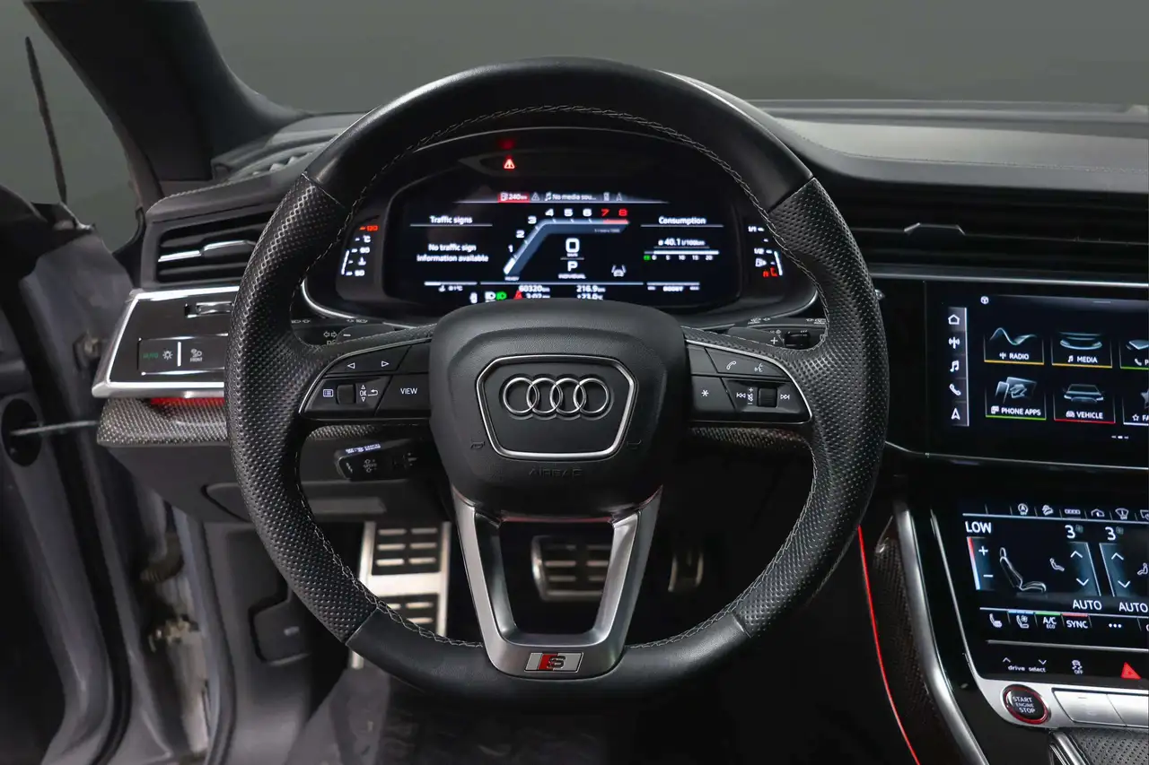 Audi SQ8 снимка Audi SQ8