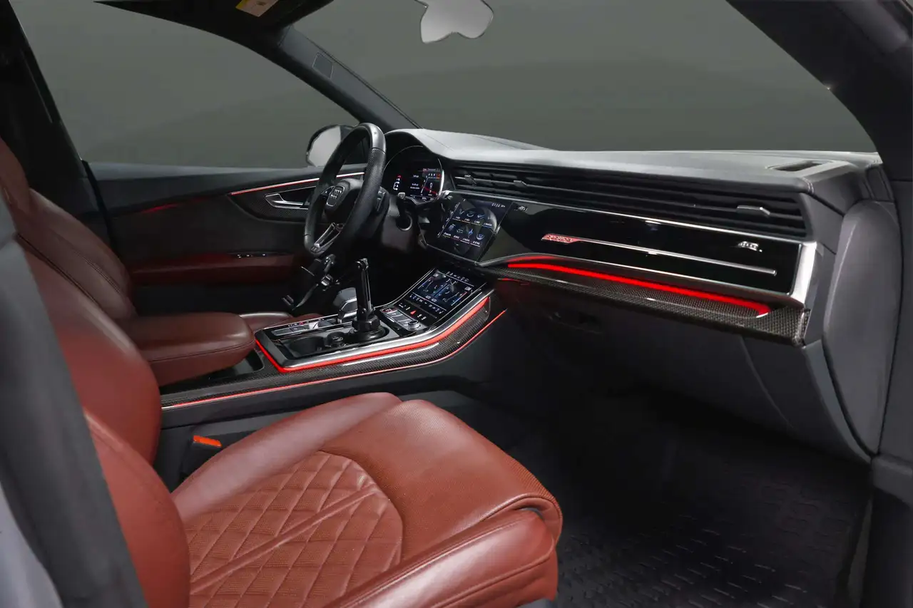 Audi SQ8 снимка Audi SQ8