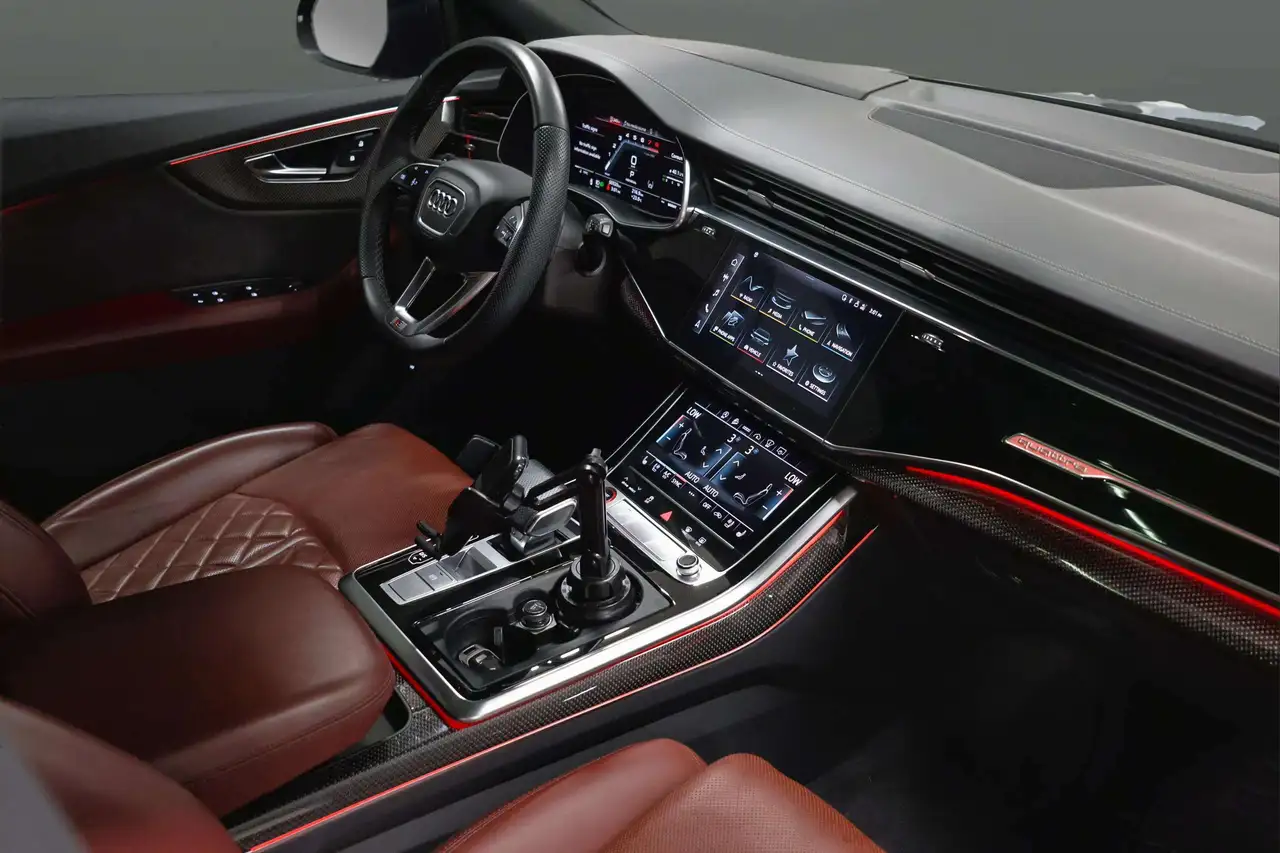 Audi SQ8 снимка Audi SQ8