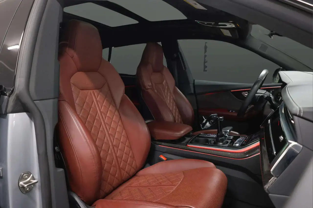Audi SQ8 снимка Audi SQ8