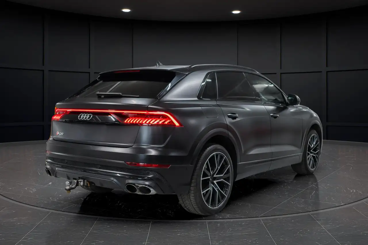 Audi SQ8 снимка Audi SQ8