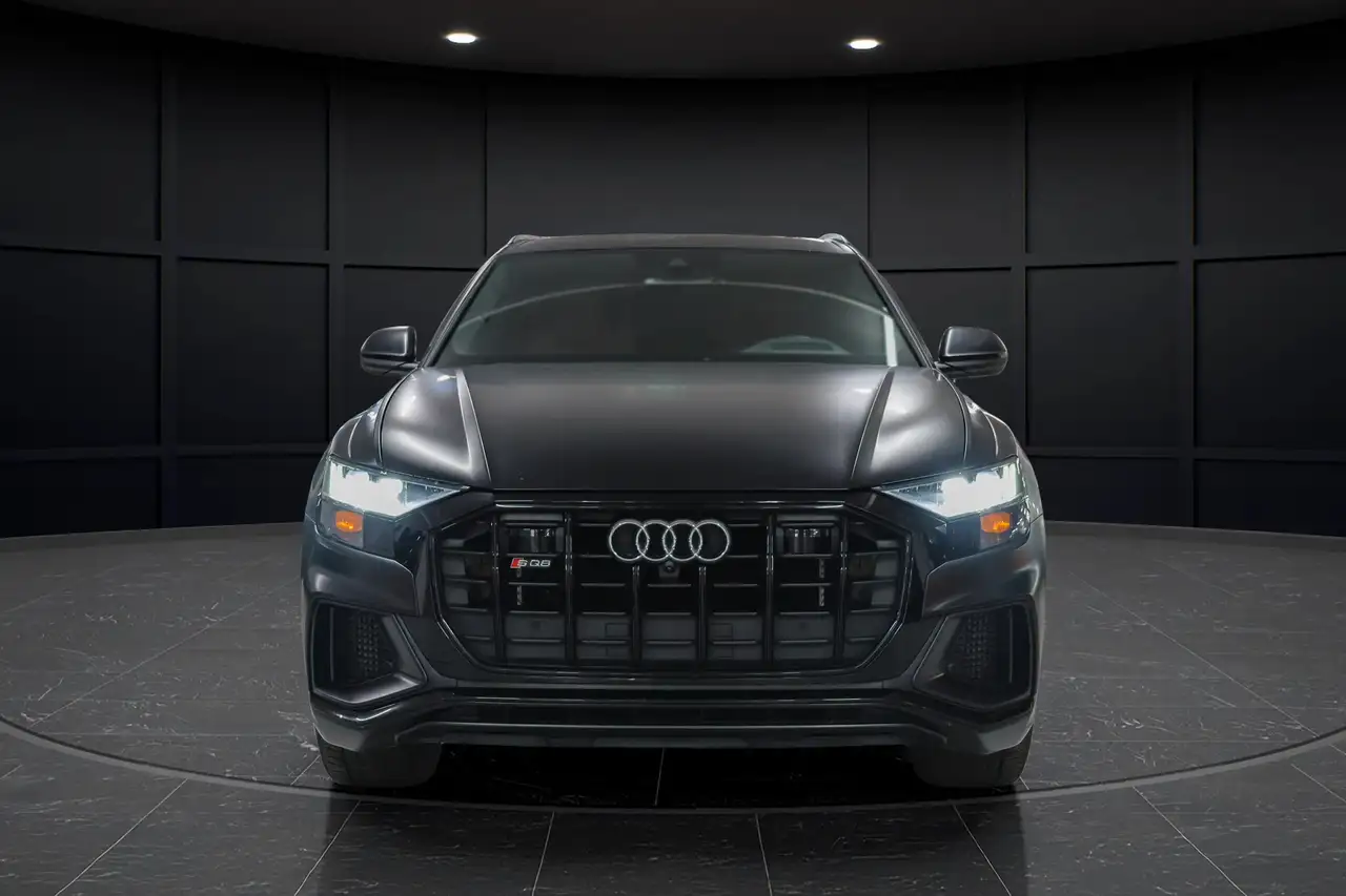 Audi SQ8 снимка Audi SQ8