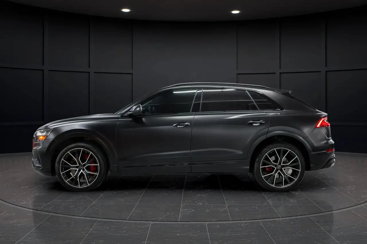 Audi SQ8 снимка Audi SQ8