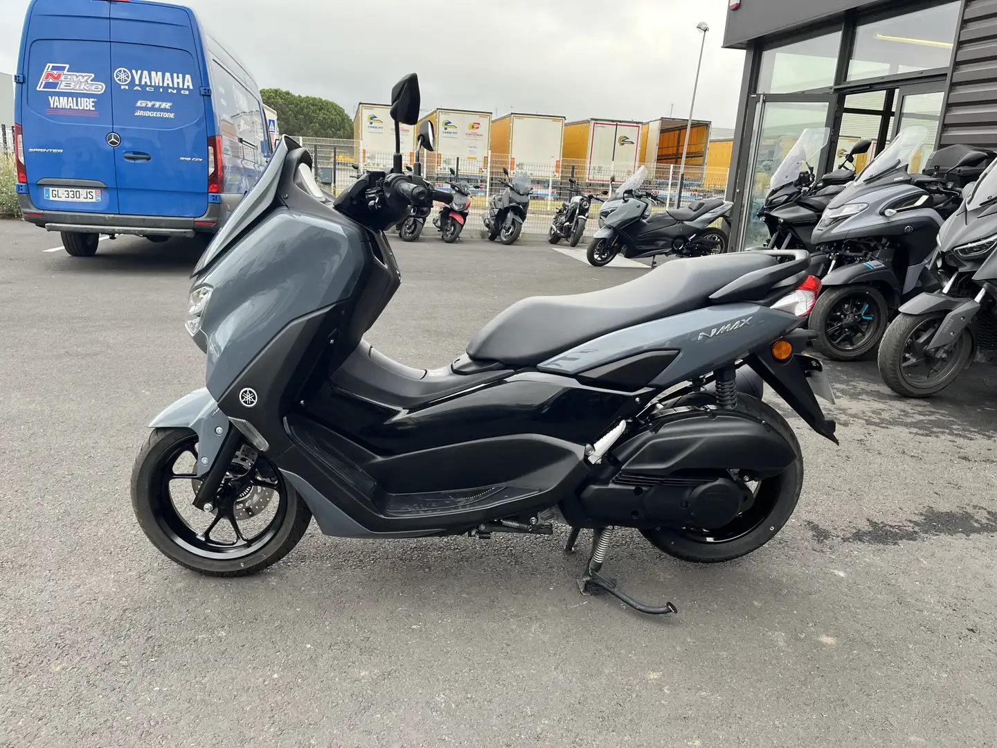 Yamaha NMAX Gris - 1