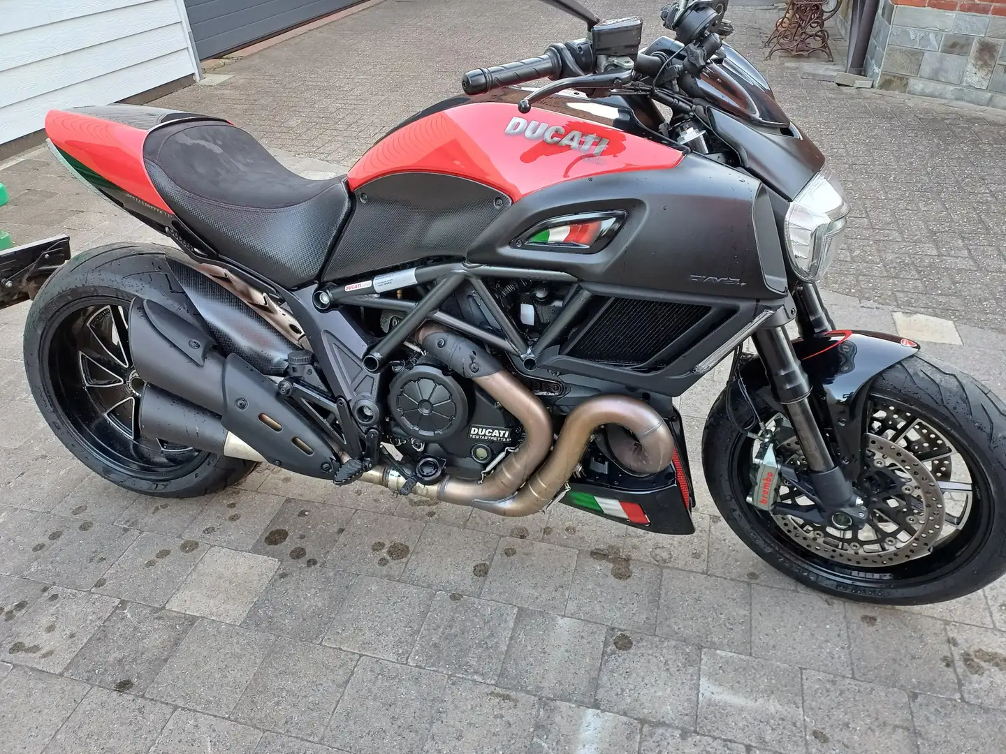 Ducati Diavel Czerwony - 1