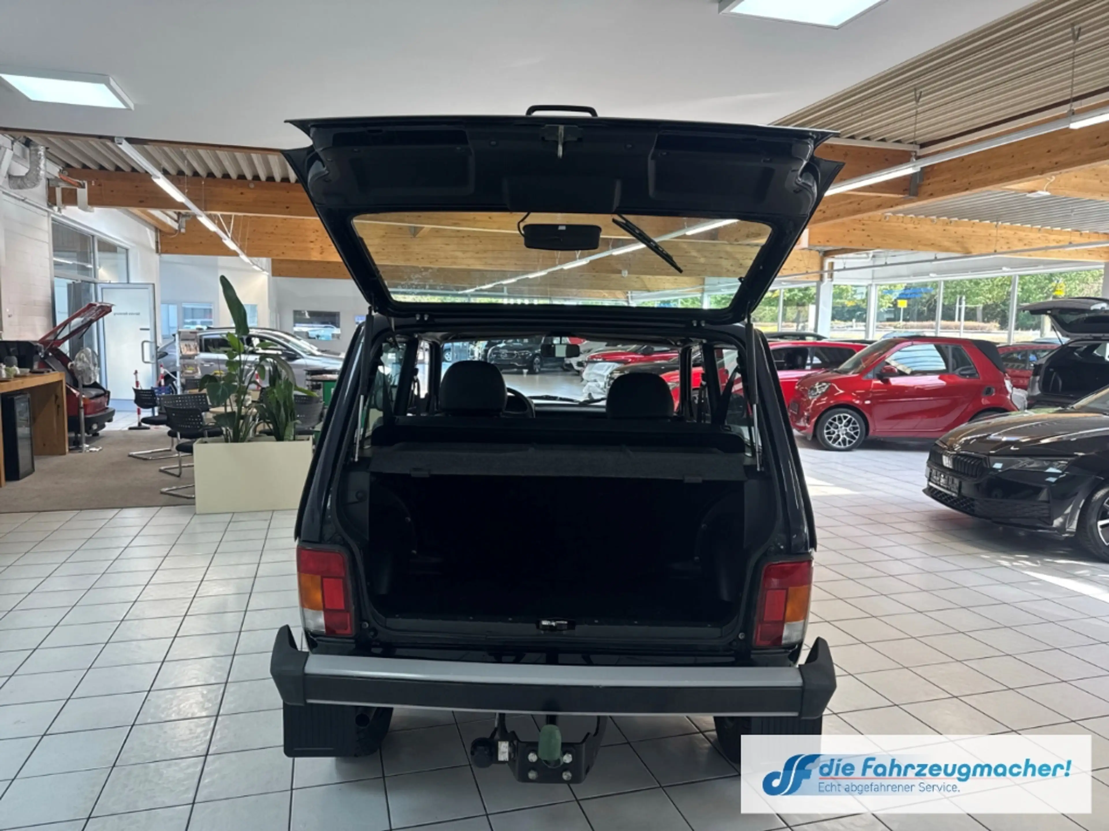 Lada Taiga 4x4 GA Privacyverglasung teilb.Rücksb eFH Tagfahrl — photo 14