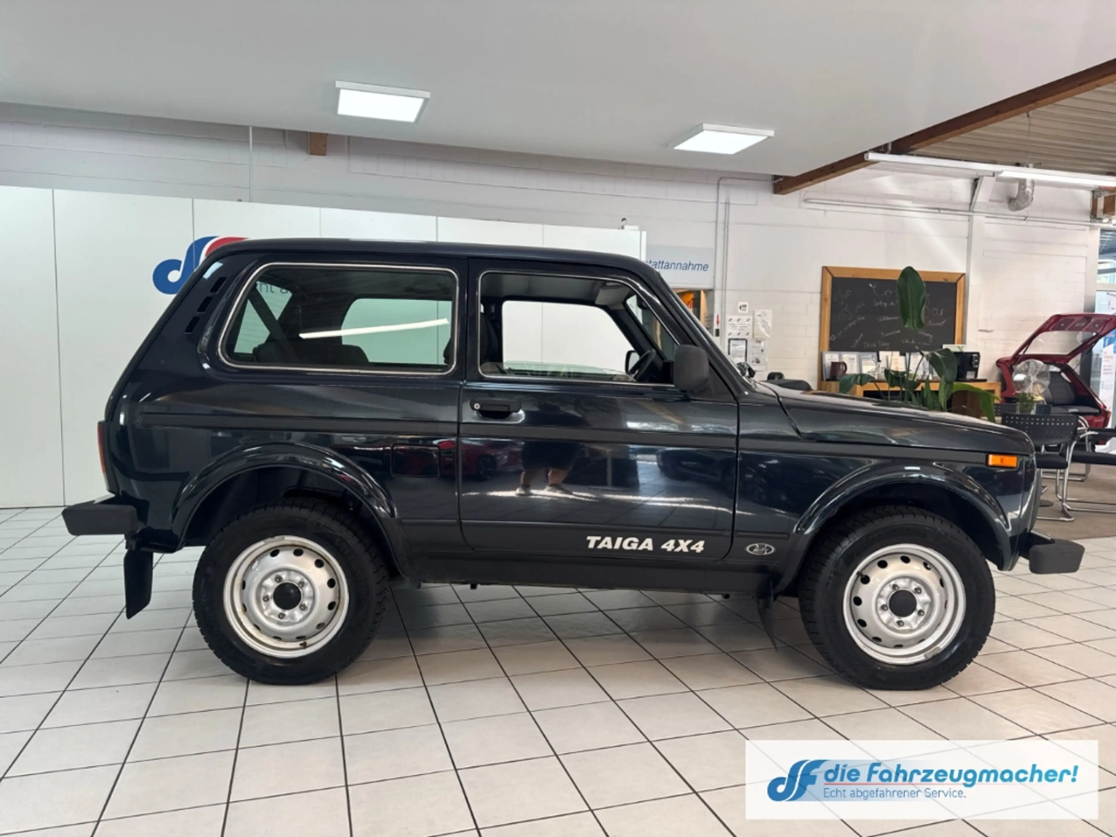 Lada Taiga 4x4 GA Privacyverglasung teilb.Rücksb eFH Tagfahrl — photo 6