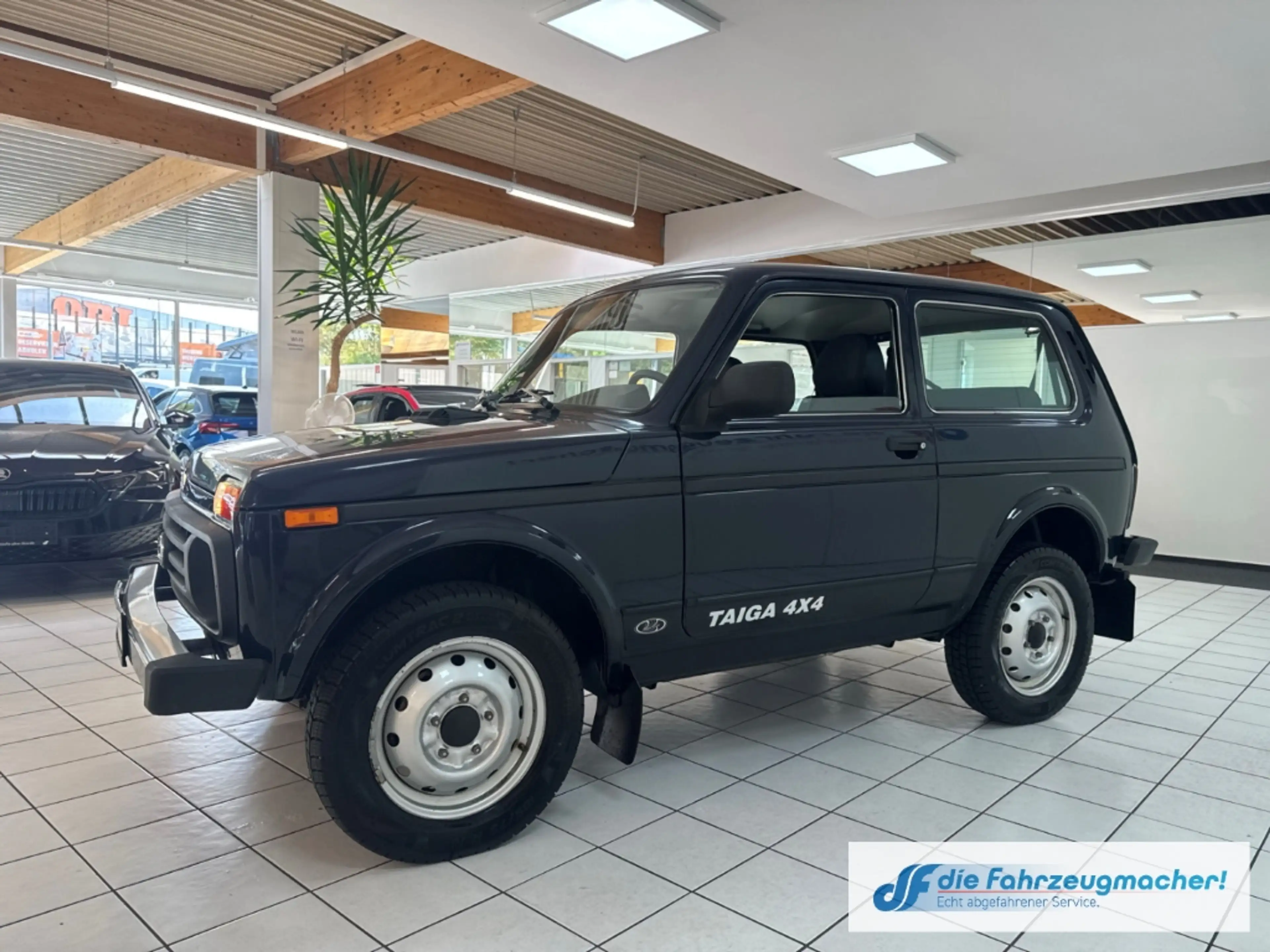 Lada Taiga 4x4 GA Privacyverglasung teilb.Rücksb eFH Tagfahrl — photo 2
