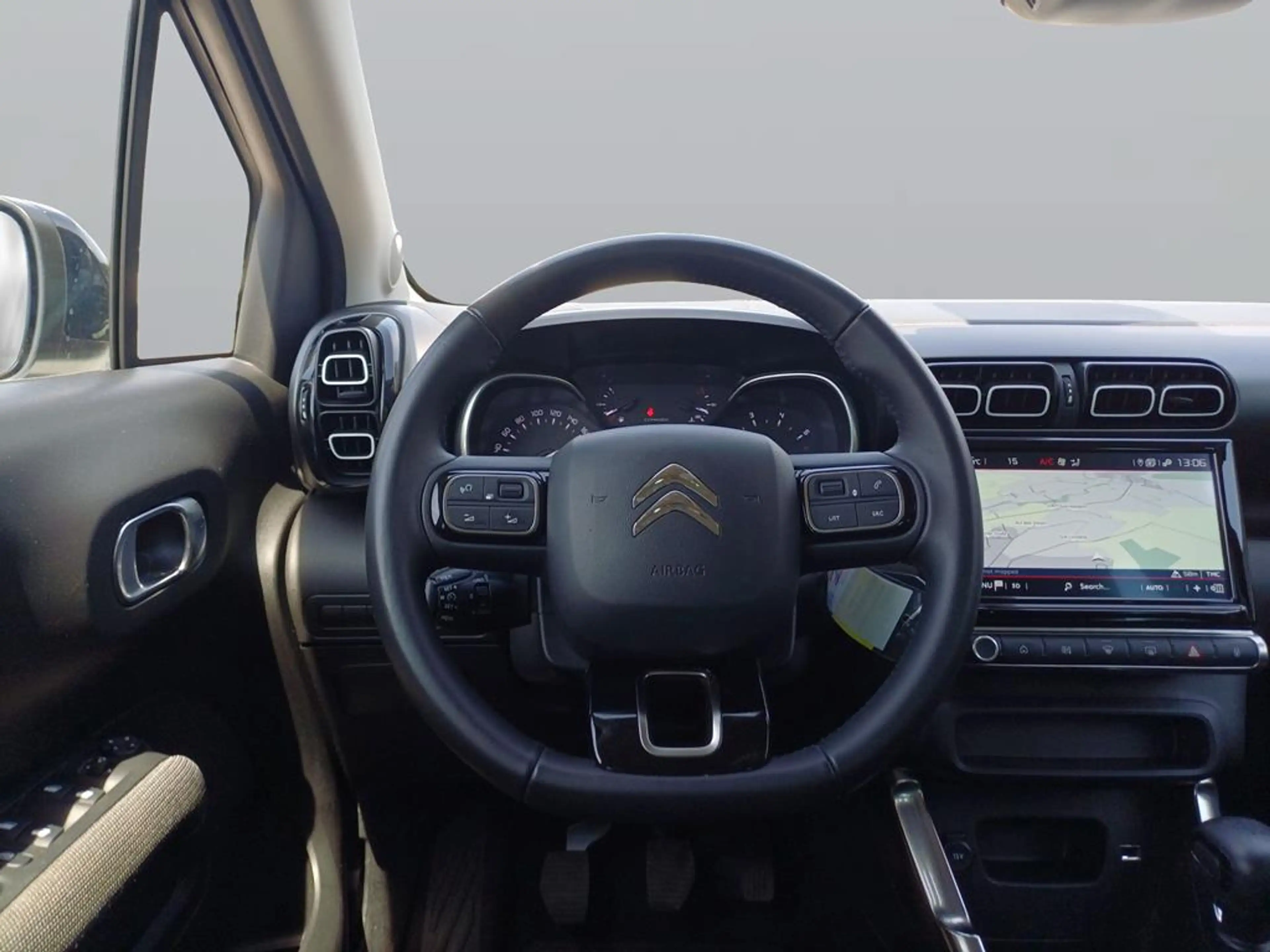 Citroen C3 Aircross PureTech 110 S&S Shine — photo 13