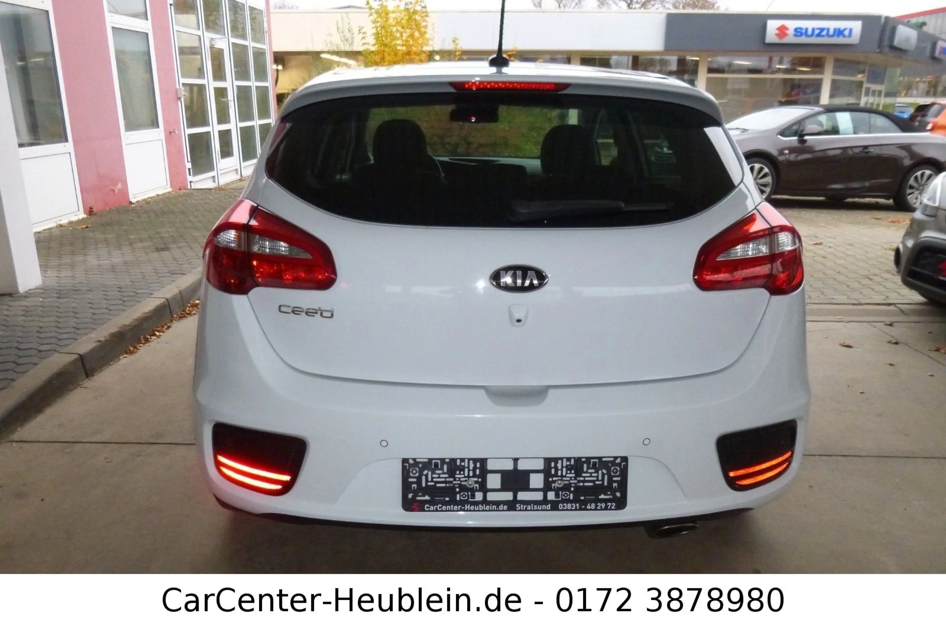 Kia Ceed / cee'd / Leder / Xenon / Navi — photo 5