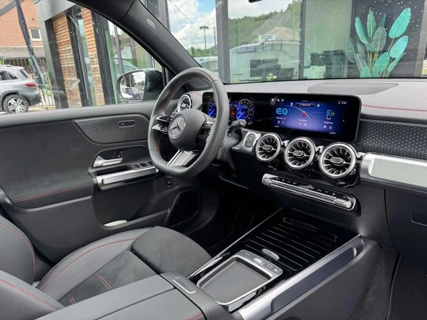 Mercedes-Benz EQB 300 300 4MATIC AMG LINE 7 places - 5 ans GARANTIE Gris - 2