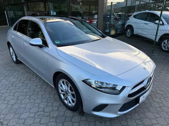 Mercedes-Benz A 200 Progressive *nur 55 TKM*Panoramadach*AHK*SHZ*Navi*2.Hand*