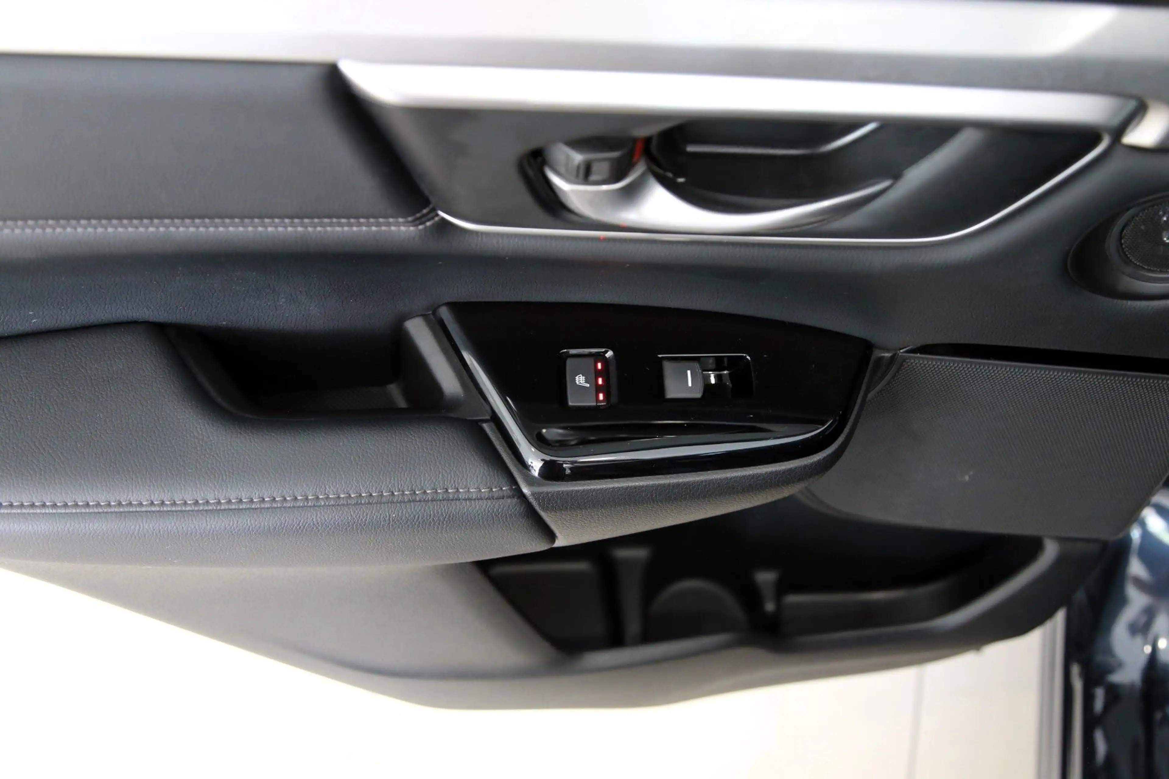 Honda CR-V 2.0 HYBRID 4WD Executive AZV RFK Pano HUD — photo 20