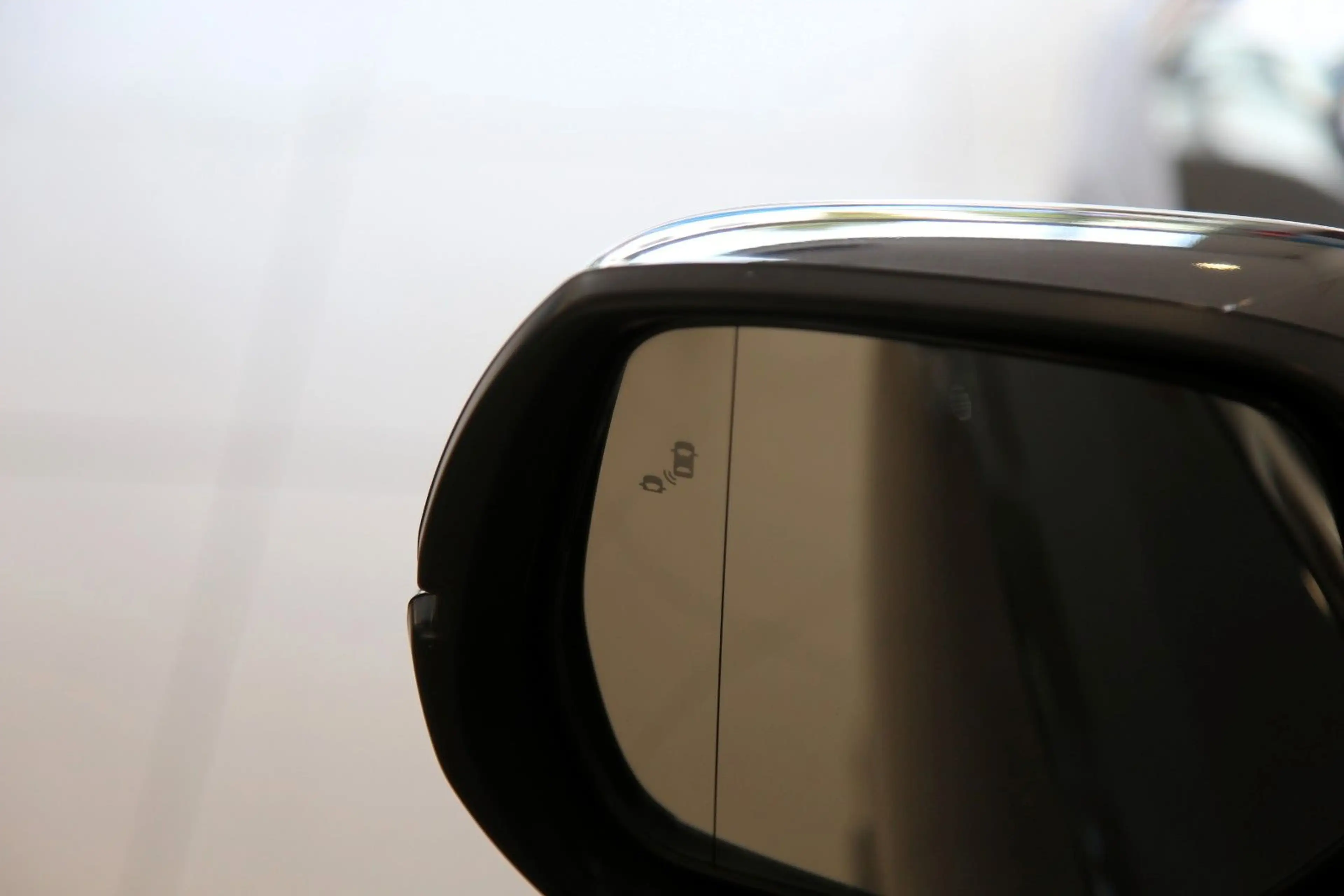 Honda CR-V 2.0 HYBRID 4WD Executive AZV RFK Pano HUD — photo 25
