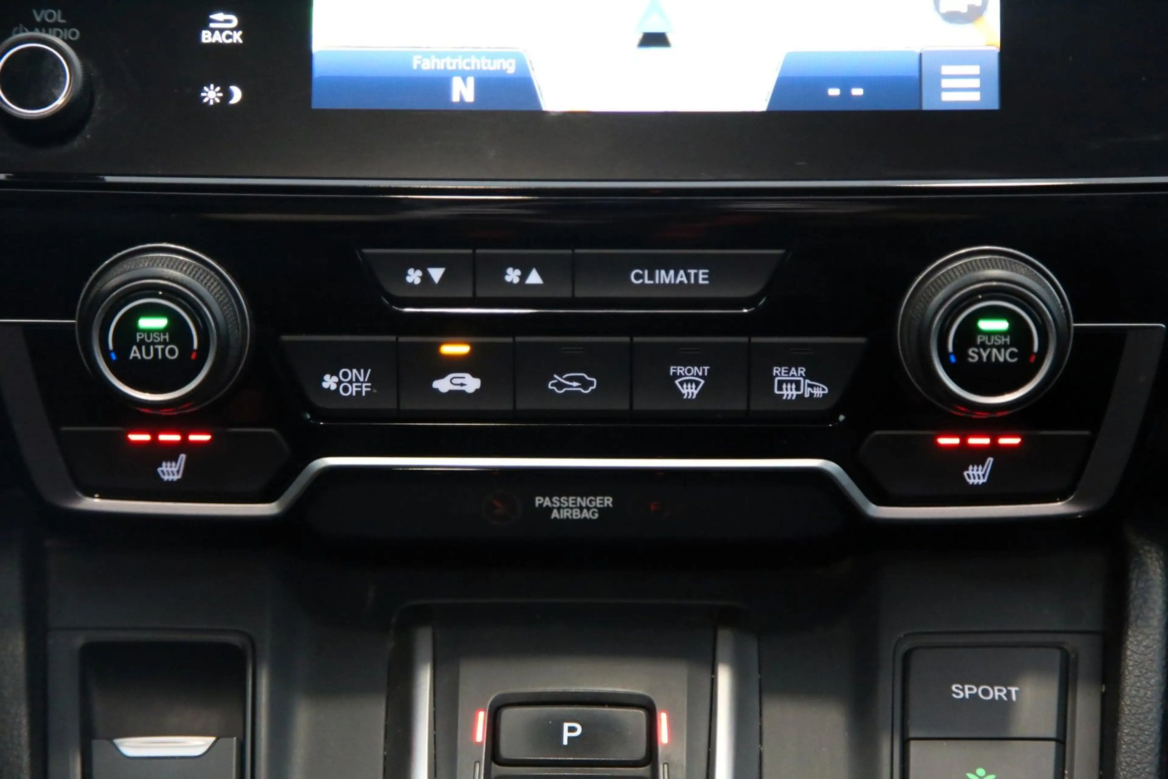 Honda CR-V 2.0 HYBRID 4WD Executive AZV RFK Pano HUD — photo 15