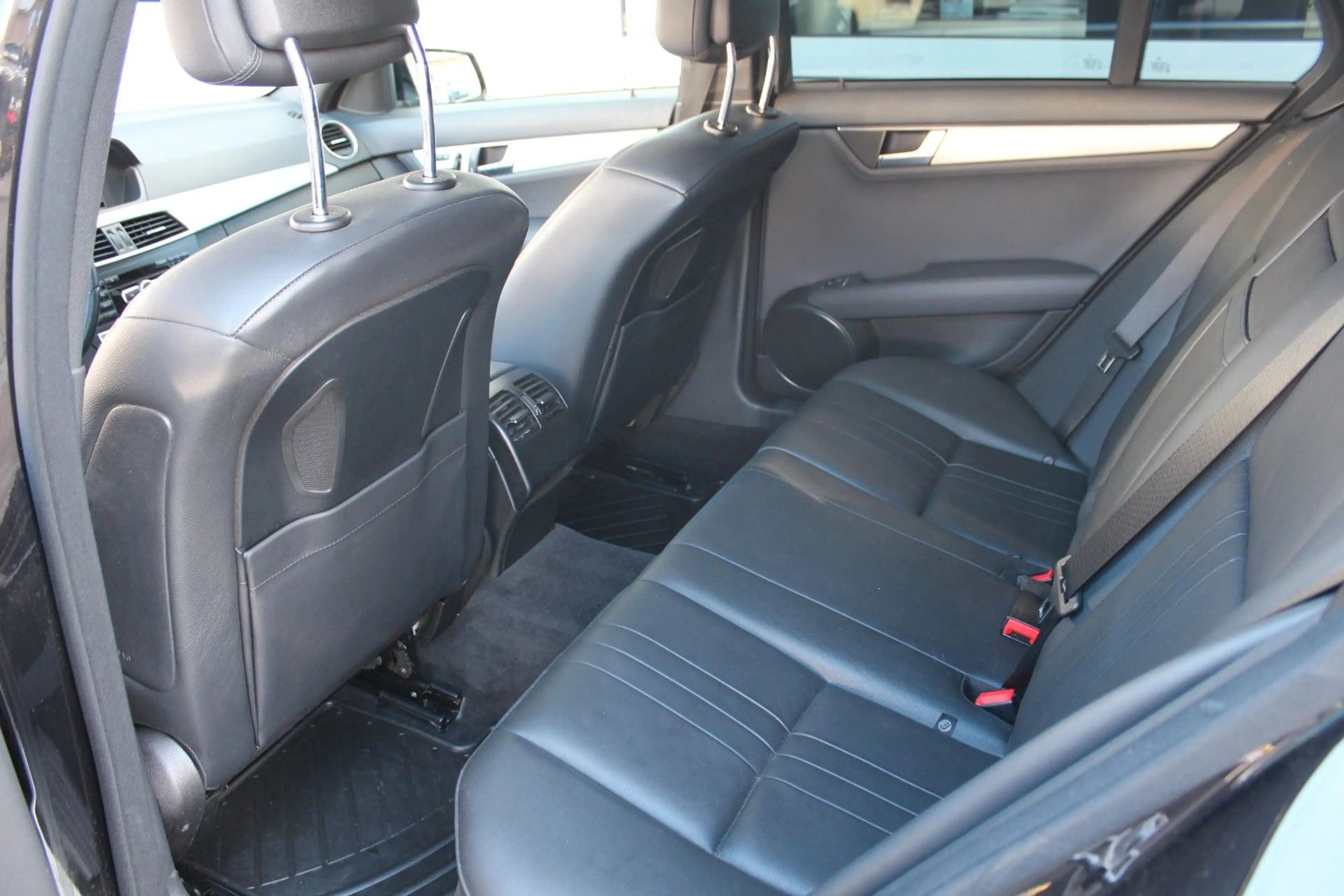 Mercedes-Benz C 350 T CGI AMG-Line*Bi-Xenon*S-Dach*Distronic — photo 11