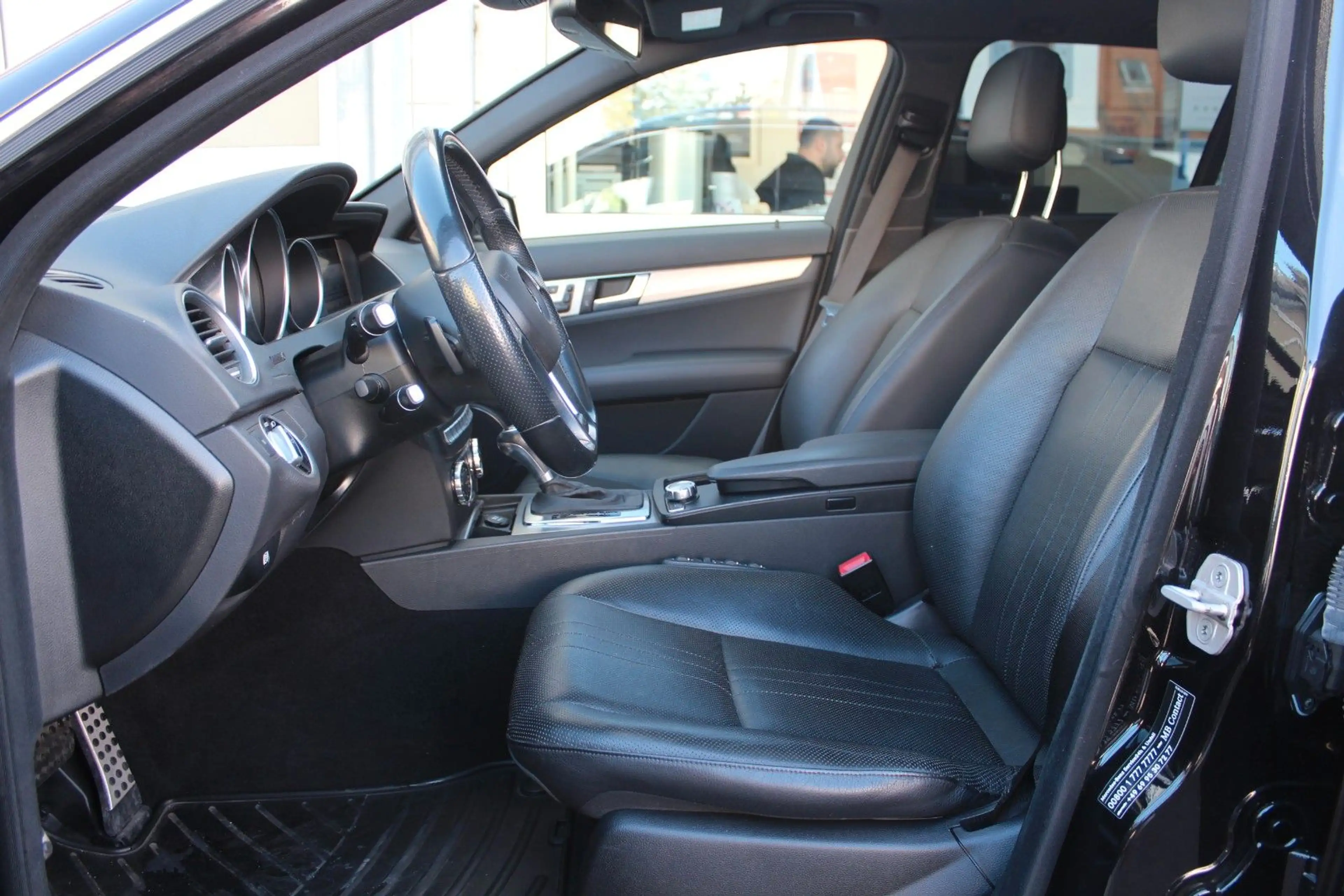 Mercedes-Benz C 350 T CGI AMG-Line*Bi-Xenon*S-Dach*Distronic — photo 8