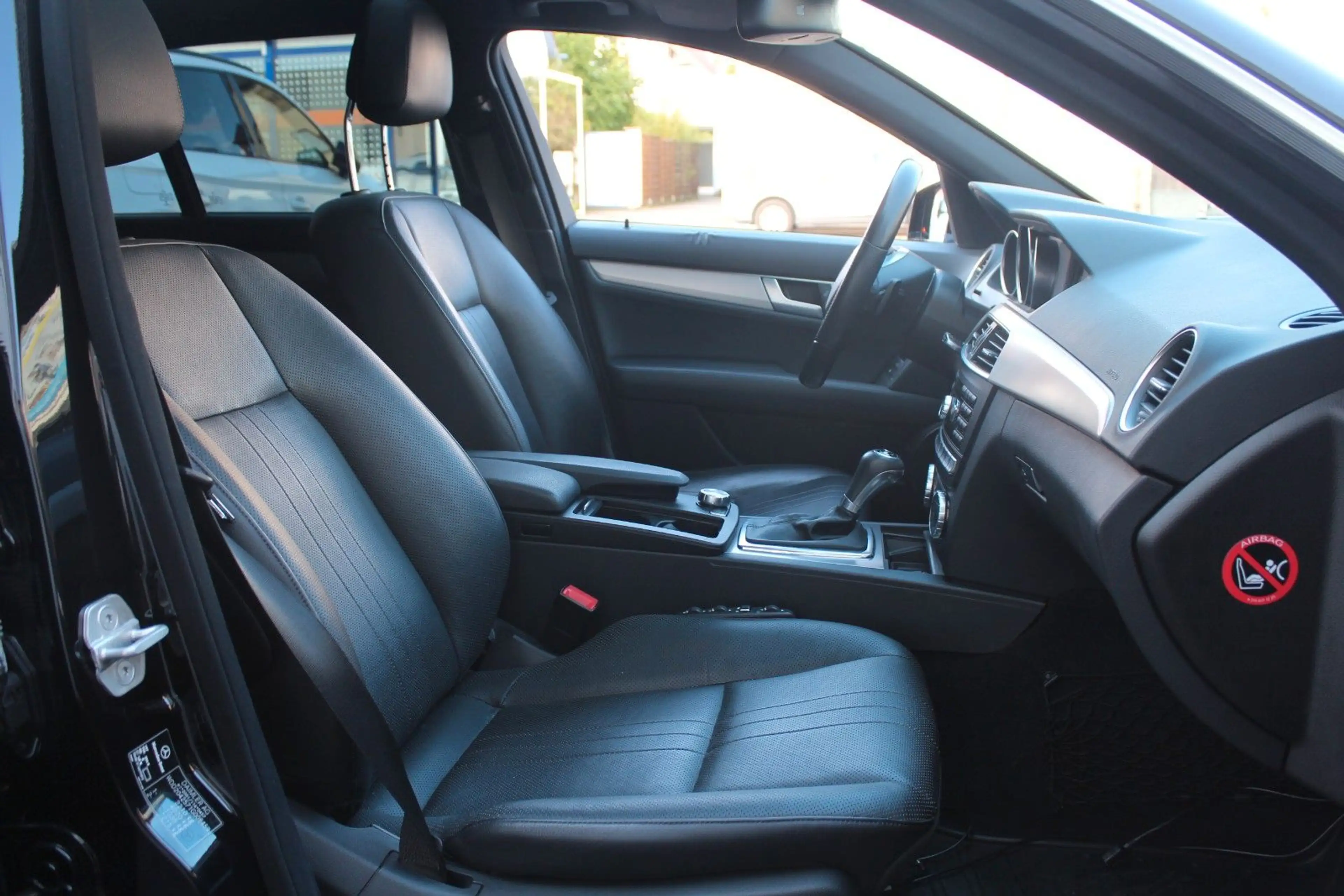 Mercedes-Benz C 350 T CGI AMG-Line*Bi-Xenon*S-Dach*Distronic — photo 15