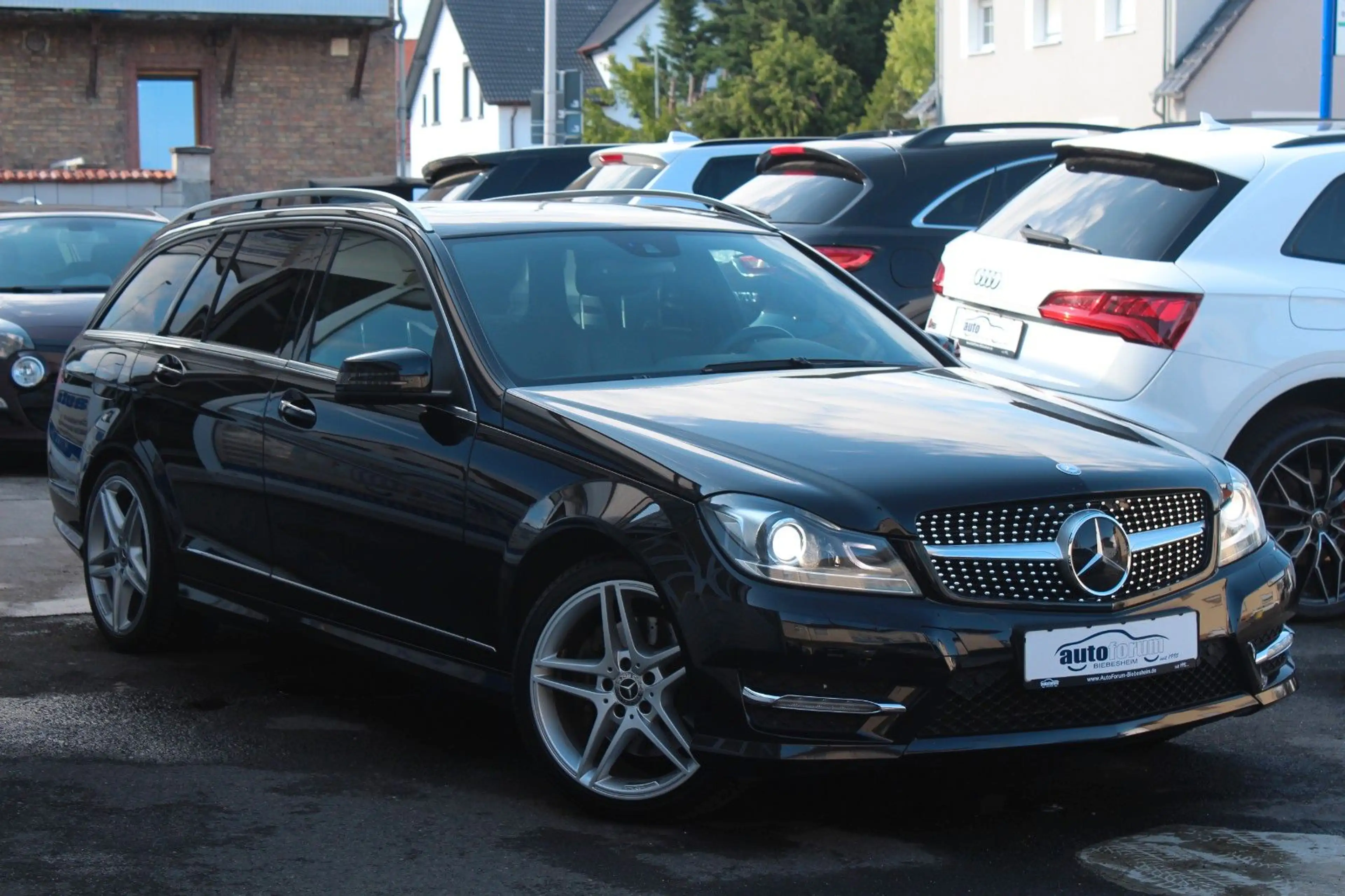 Mercedes-Benz C 350 T CGI AMG-Line*Bi-Xenon*S-Dach*Distronic — photo 4