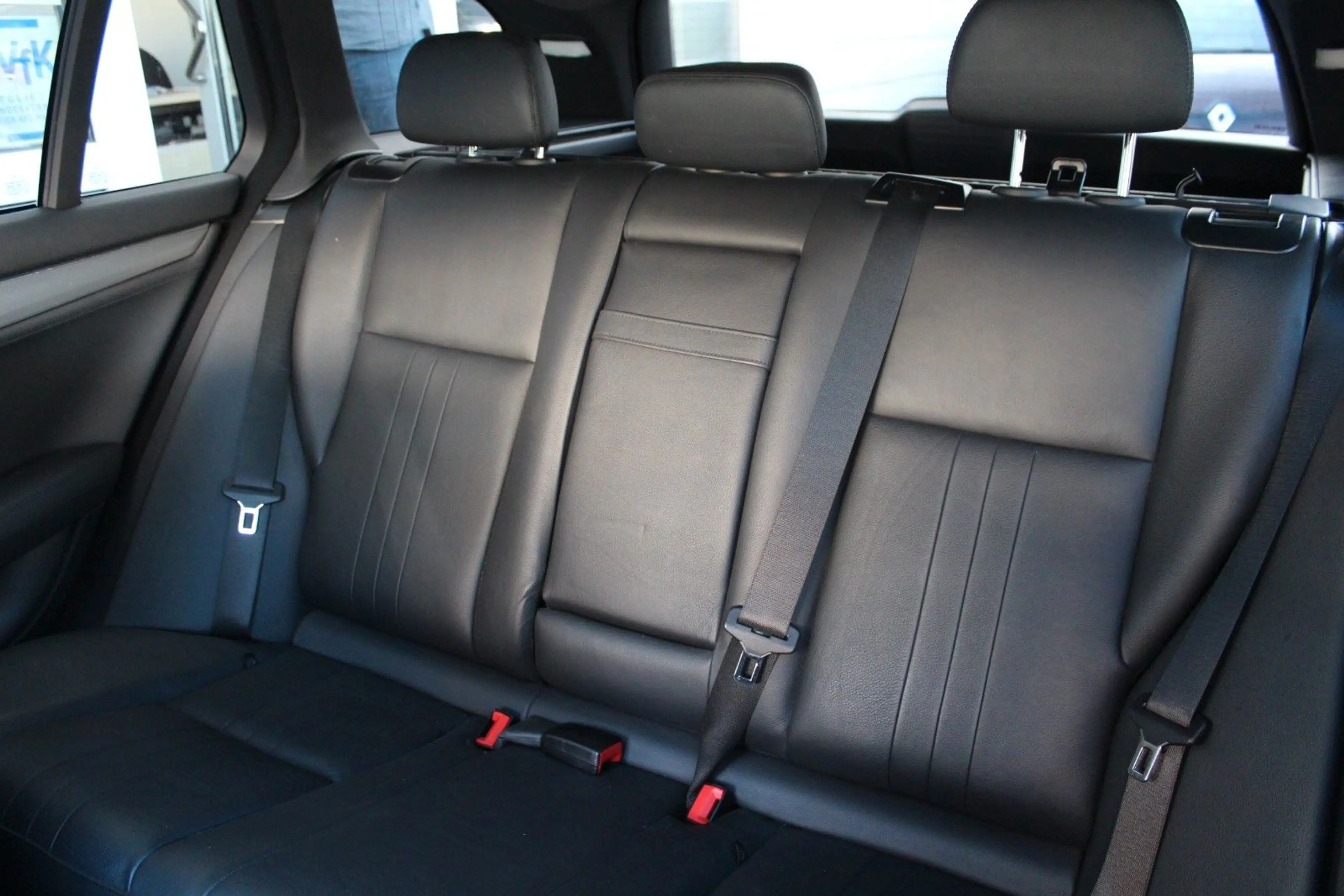 Mercedes-Benz C 350 T CGI AMG-Line*Bi-Xenon*S-Dach*Distronic — photo 12