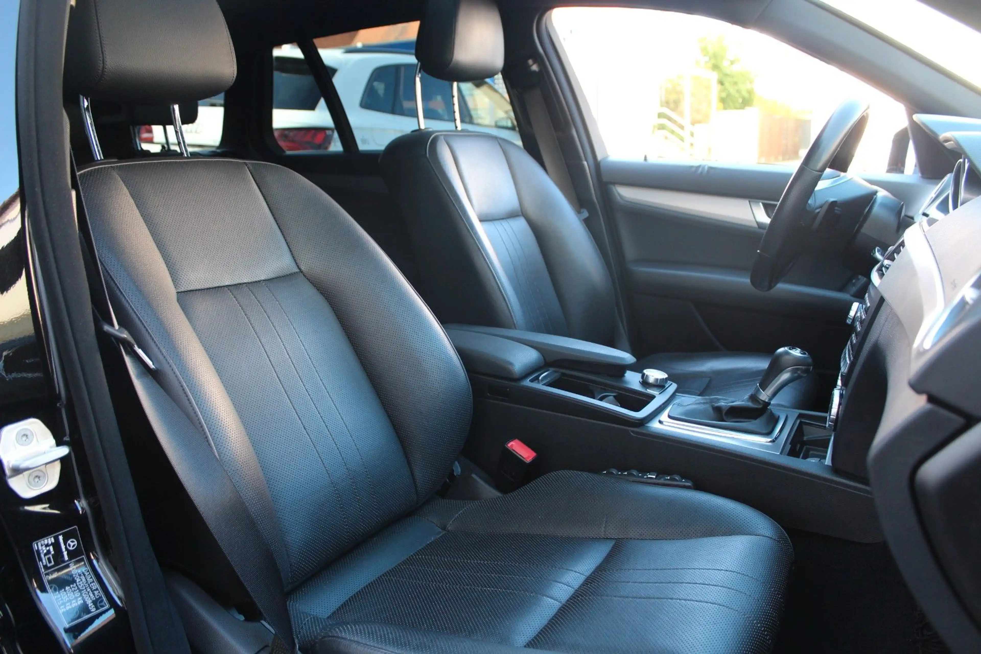 Mercedes-Benz C 350 T CGI AMG-Line*Bi-Xenon*S-Dach*Distronic — photo 14