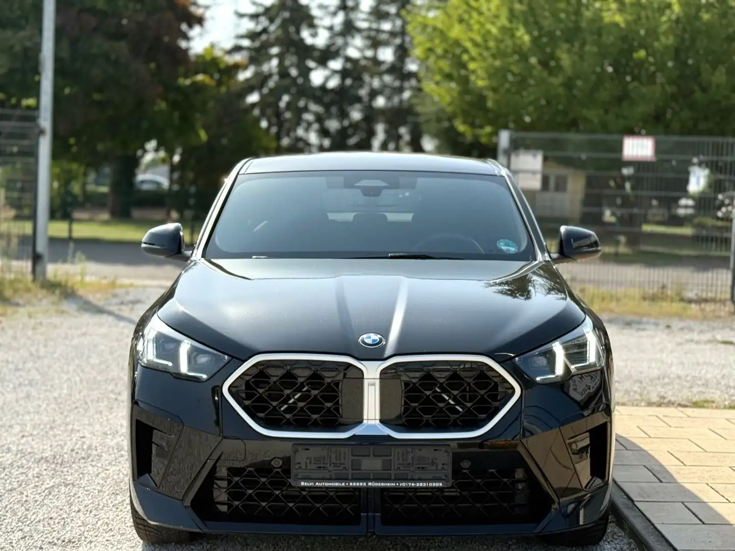 BMW X2 20d M Sport AHK ACC Memory RFK Harman Kardon Schwarz - 1