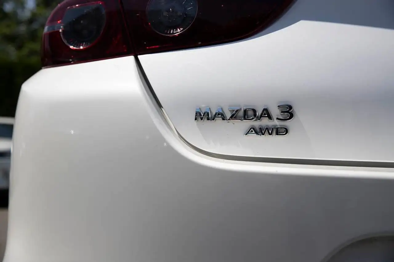 Mazda 3 photo Mazda 3