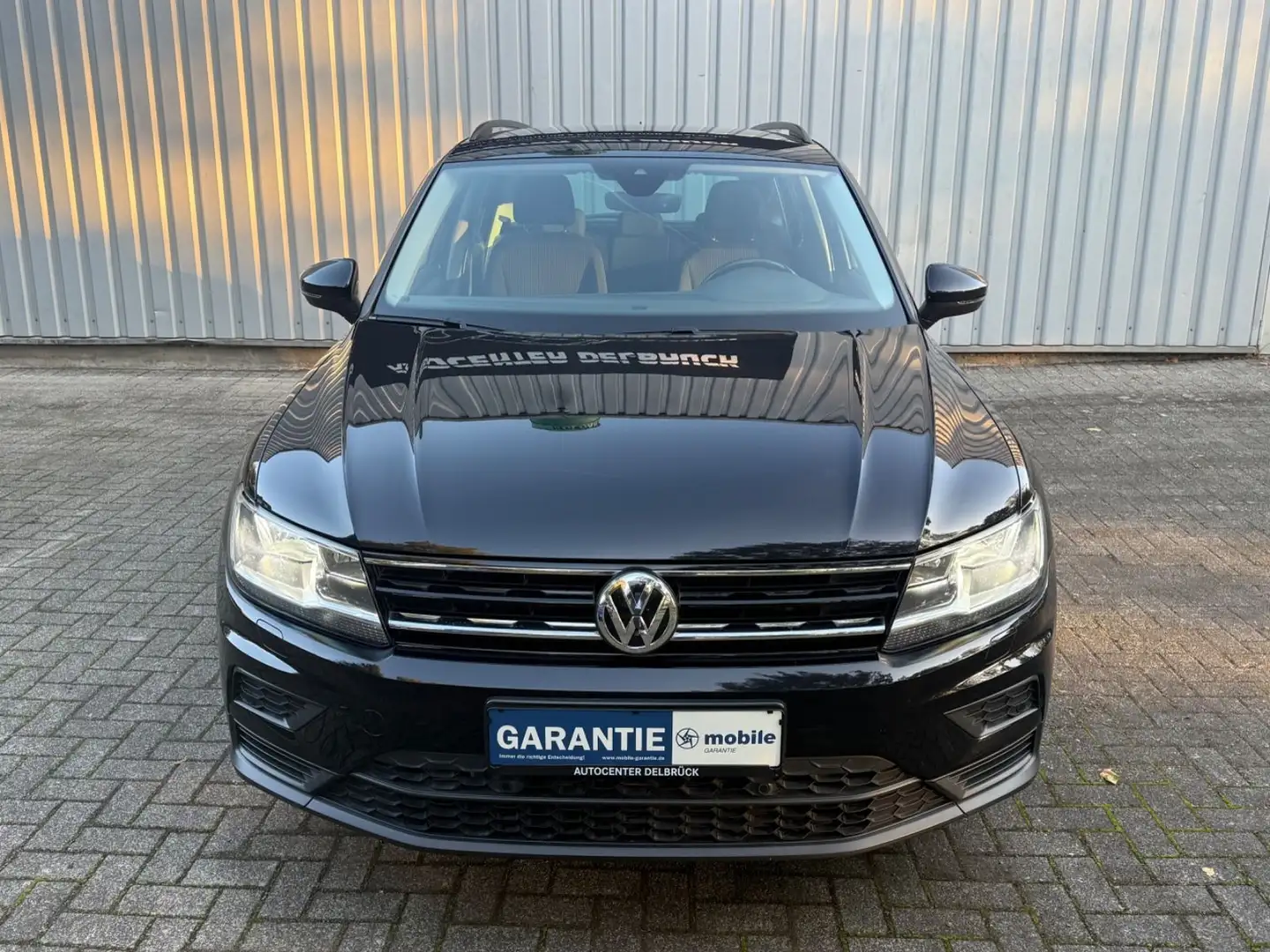 Volkswagen Tiguan Trendline *DSG *AHK* Schwarz - 2