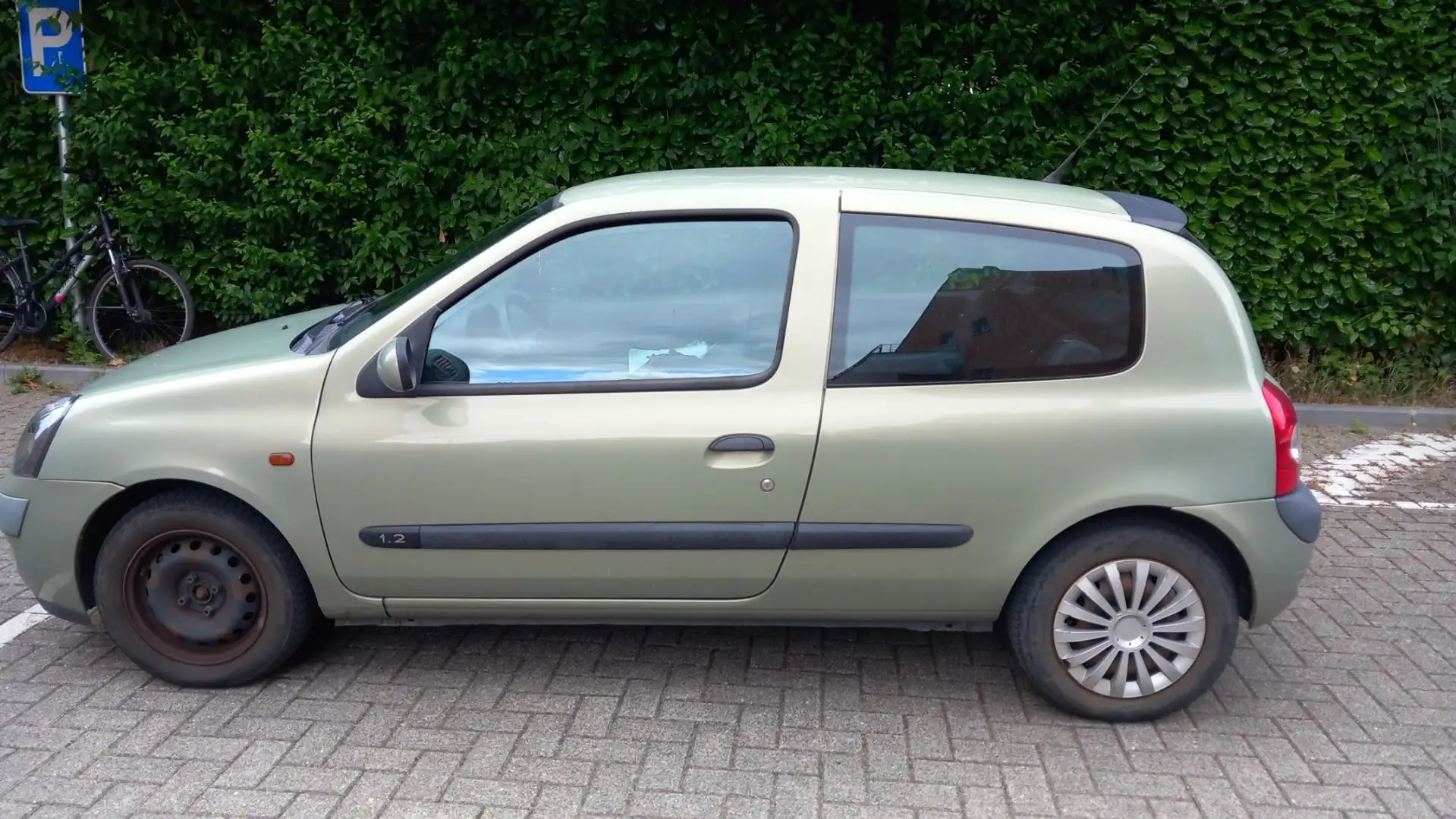 Renault Clio 1.2i Authentique Vert - 2