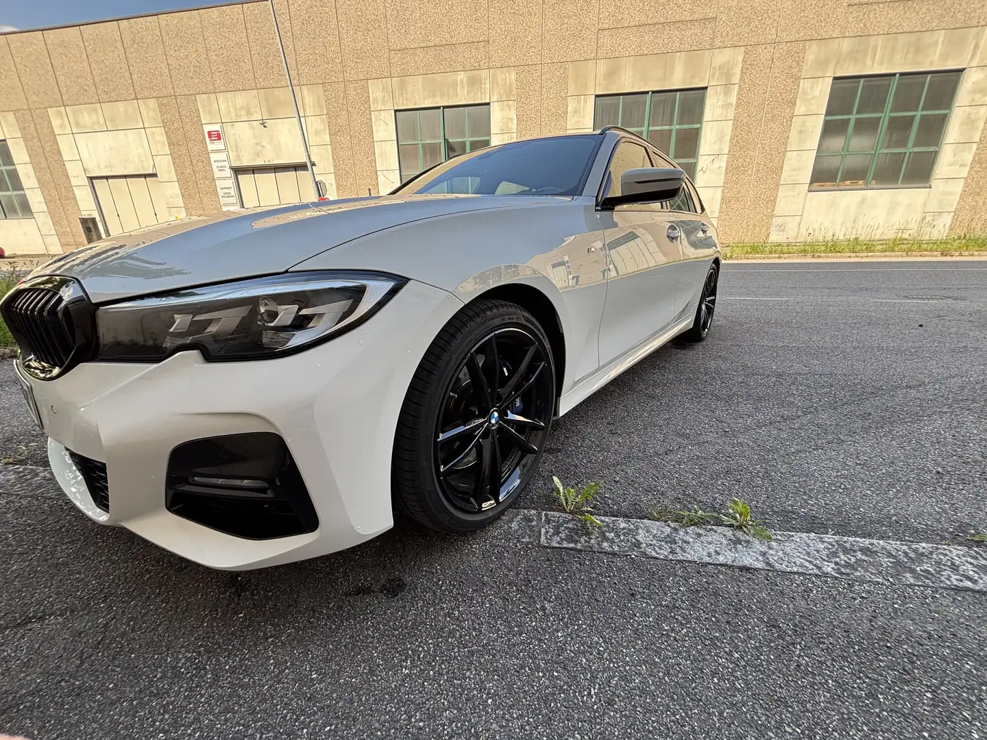 BMW 330 330d Touring Msport auto Bianco - 2