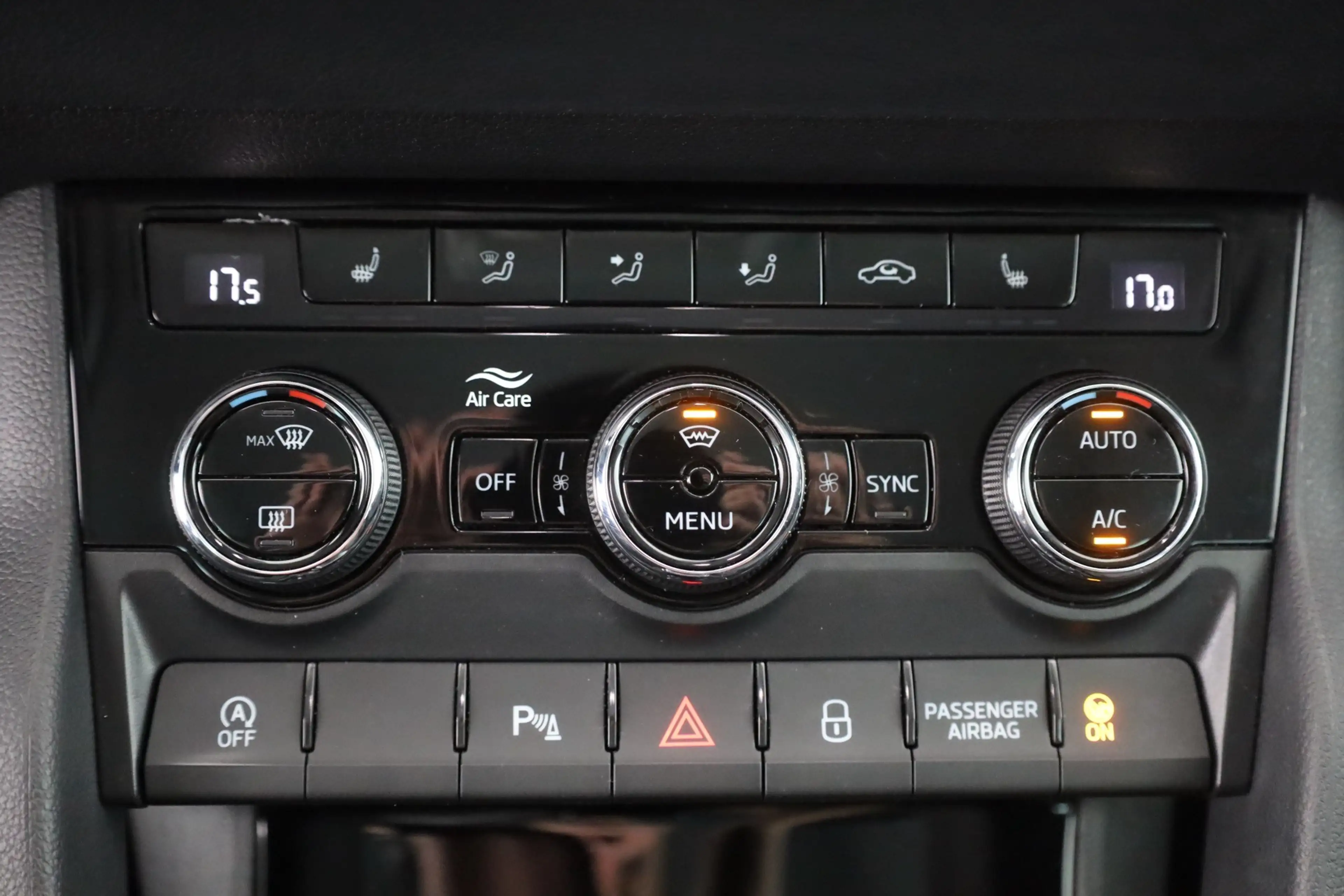 Skoda Karoq 2.0 TDI 4x4 Style DSG LED Navi ACC AHK DAB — photo 12