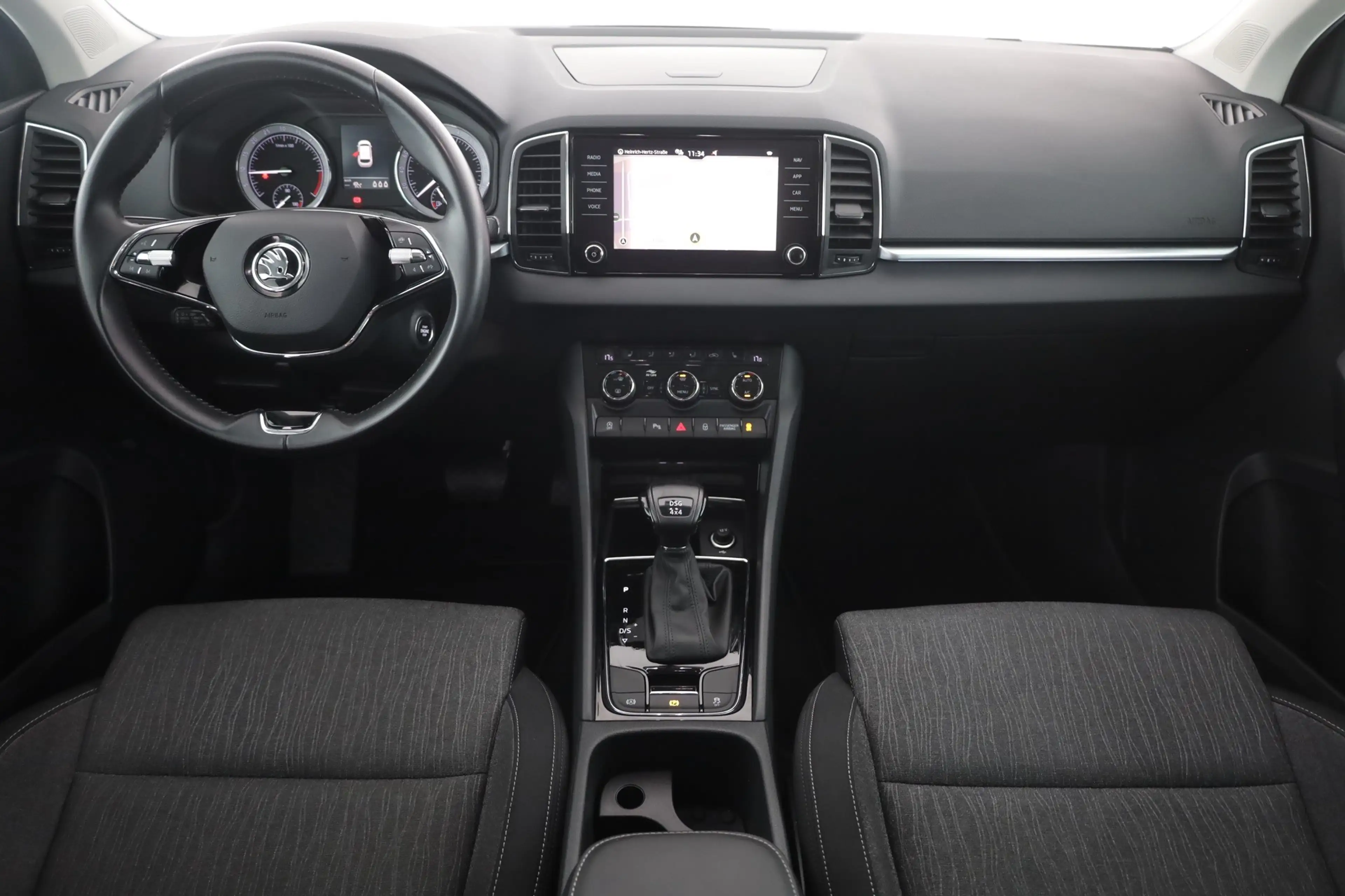 Skoda Karoq 2.0 TDI 4x4 Style DSG LED Navi ACC AHK DAB — photo 9