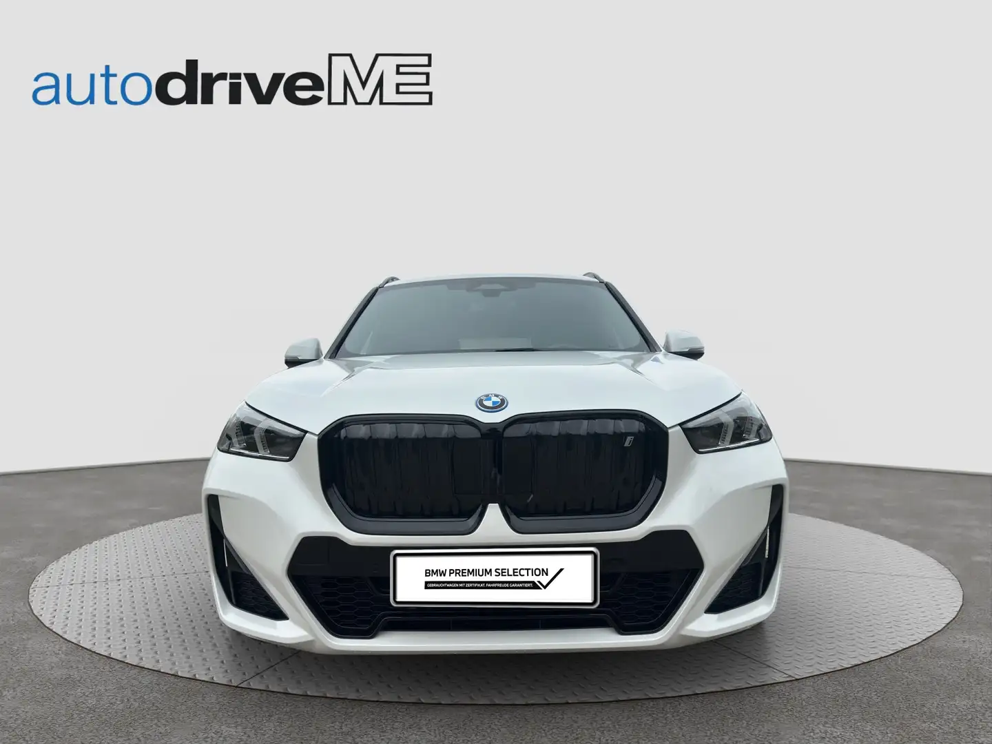 BMW iX1 xDrive 30 M-Sport xDrive DESIGN KAM LED Pano Weiß - 2