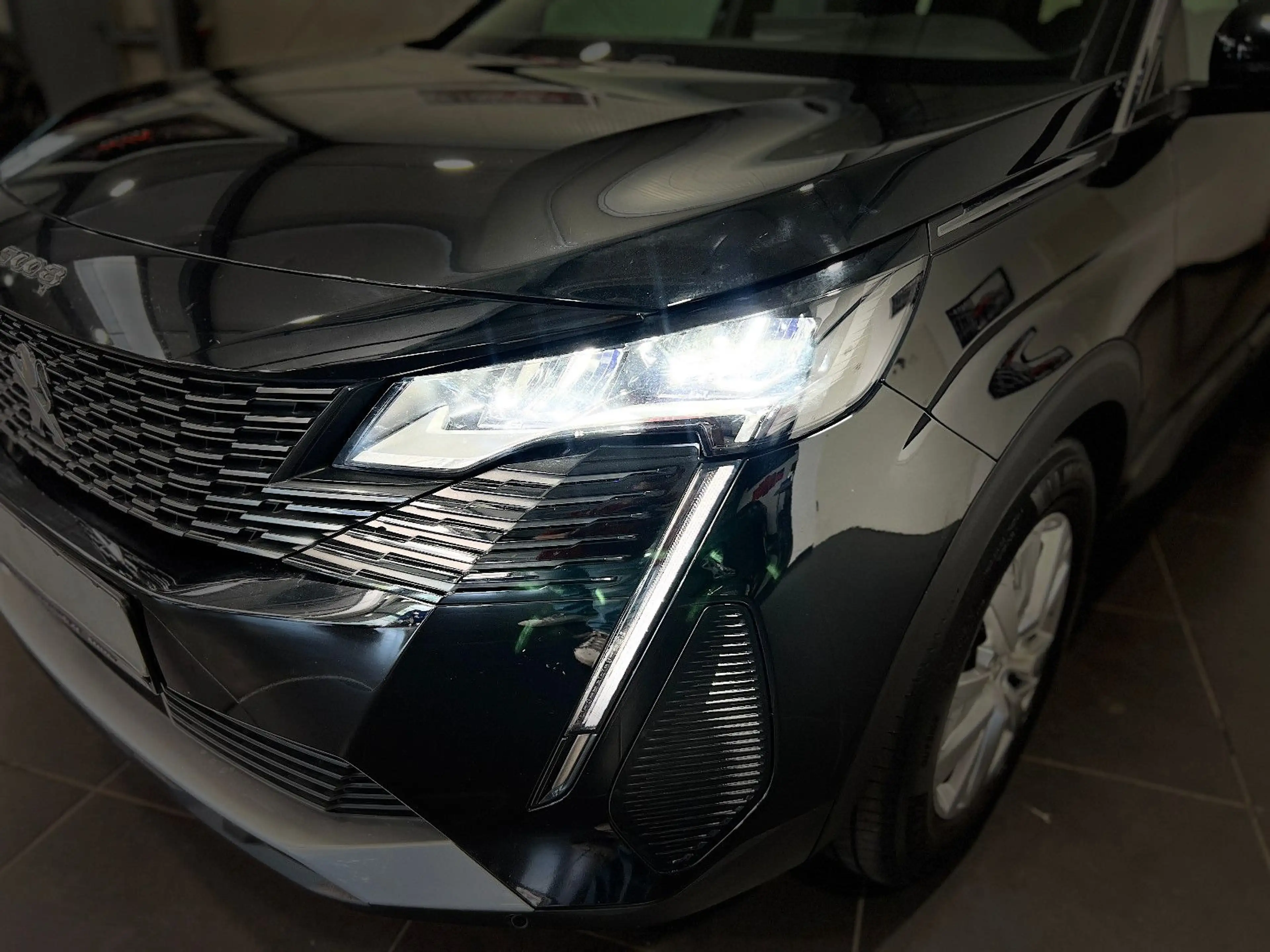 Peugeot 5008 Active Pack 1.2 7-Sitz*Navi*LED*Kamera* — photo 2
