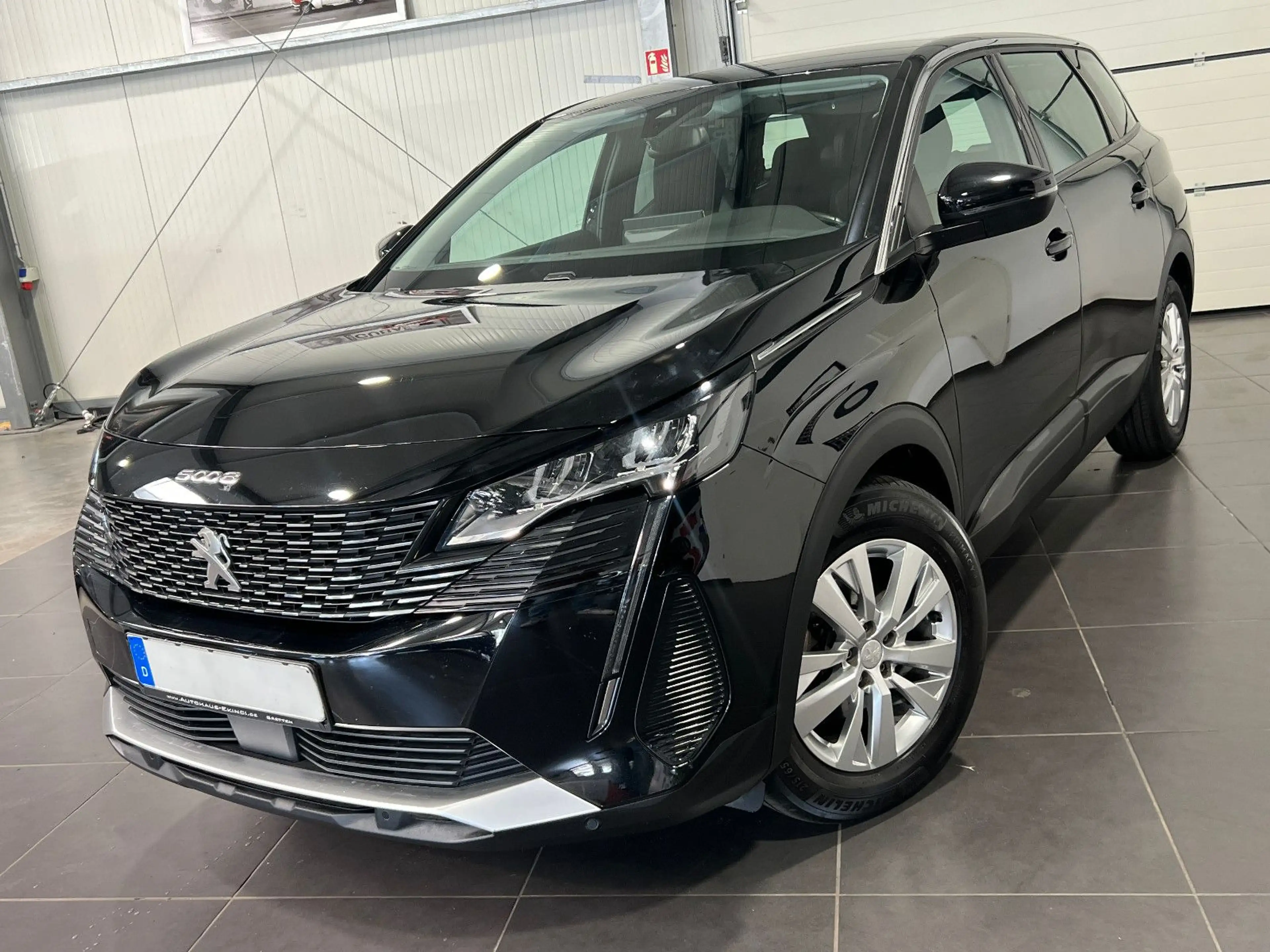 Peugeot 5008 Active Pack 1.2 7-Sitz*Navi*LED*Kamera*