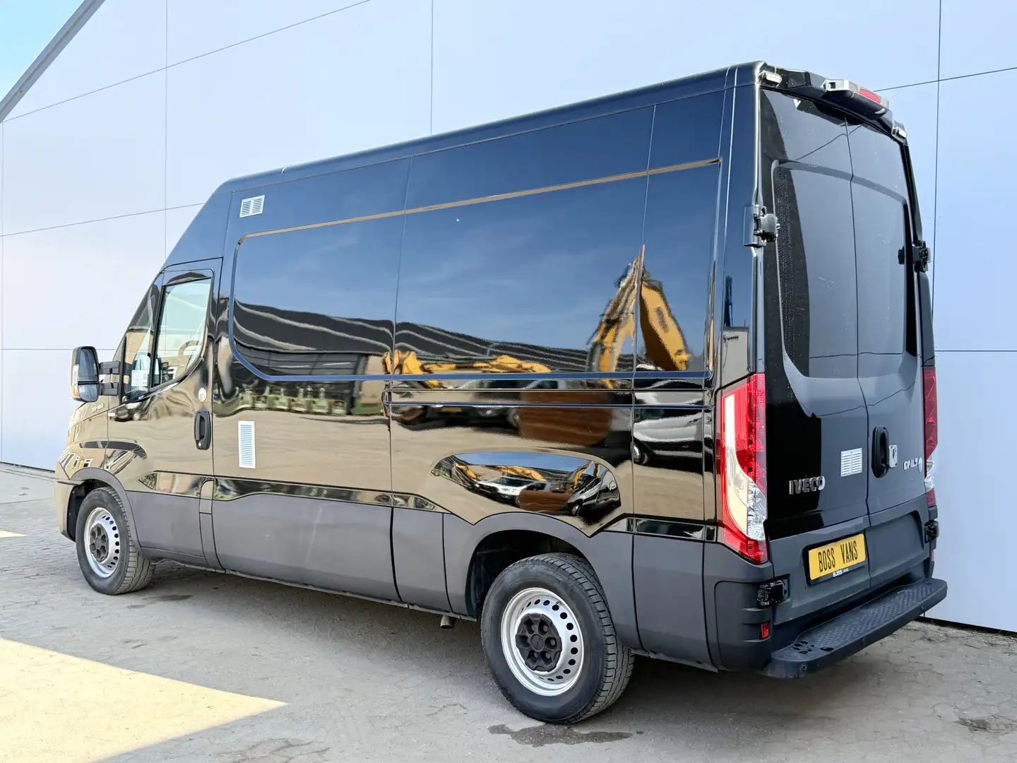 Iveco Daily 35S16 L2H2 Airco Cruise Control Camera 3.5t Trekha Noir - 2