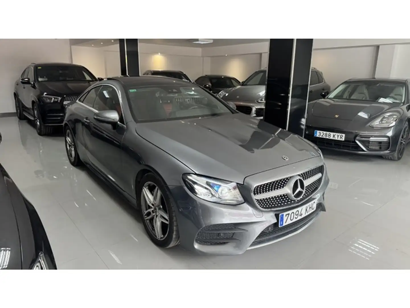 Mercedes-Benz E 220 Coupé 220d 9G-Tronic Gris - 2