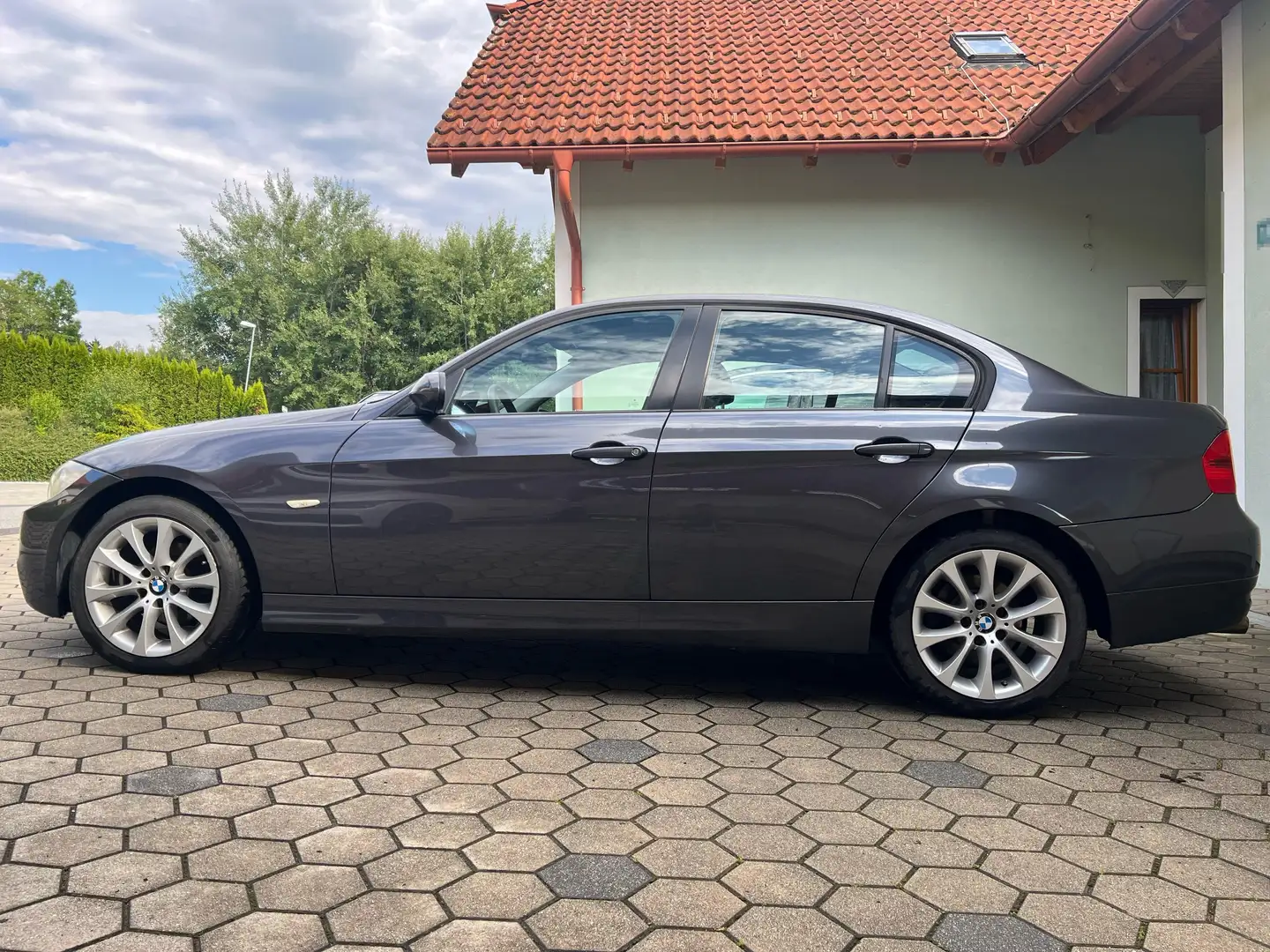 BMW 318 318i Grau - 2