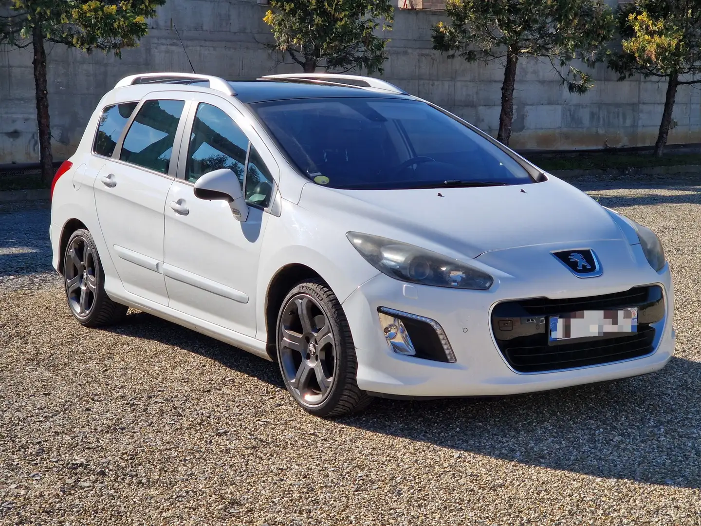 Peugeot 308 SW 2.0 HDi 150ch FAP Féline - 2