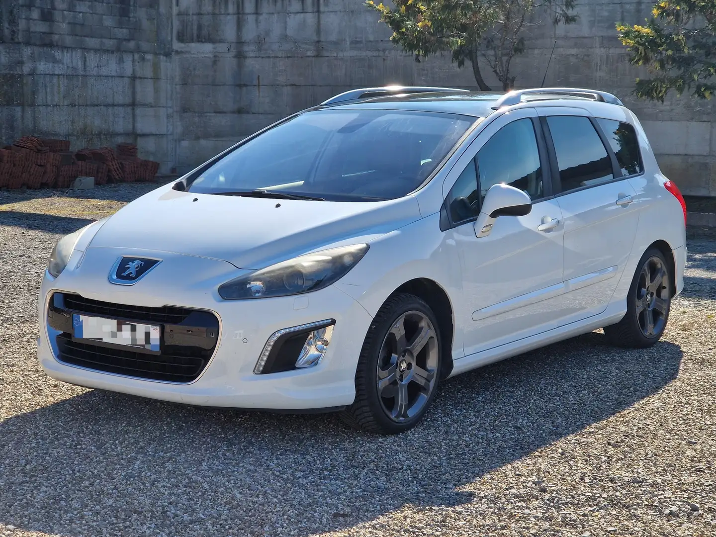 Peugeot 308 SW 2.0 HDi 150ch FAP Féline - 1
