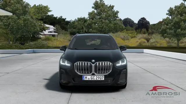 BMW 2 Series view 4