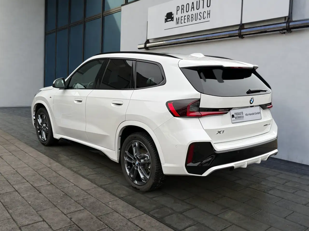 BMW X1 20d xDrive M Sport MASSAGE/ACC/ADAPTLED/PANO 2