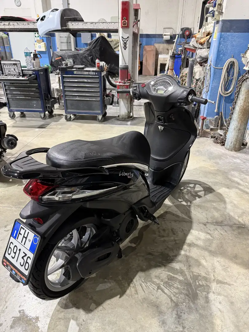 Piaggio Liberty 125 iGet ABS Noir - 2